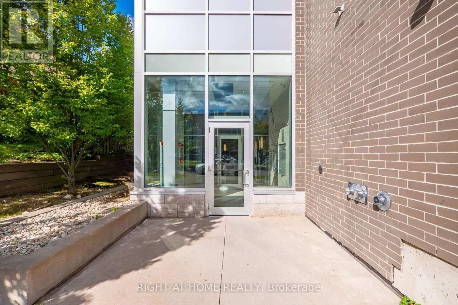 B508 - 62 BALSAM STREET