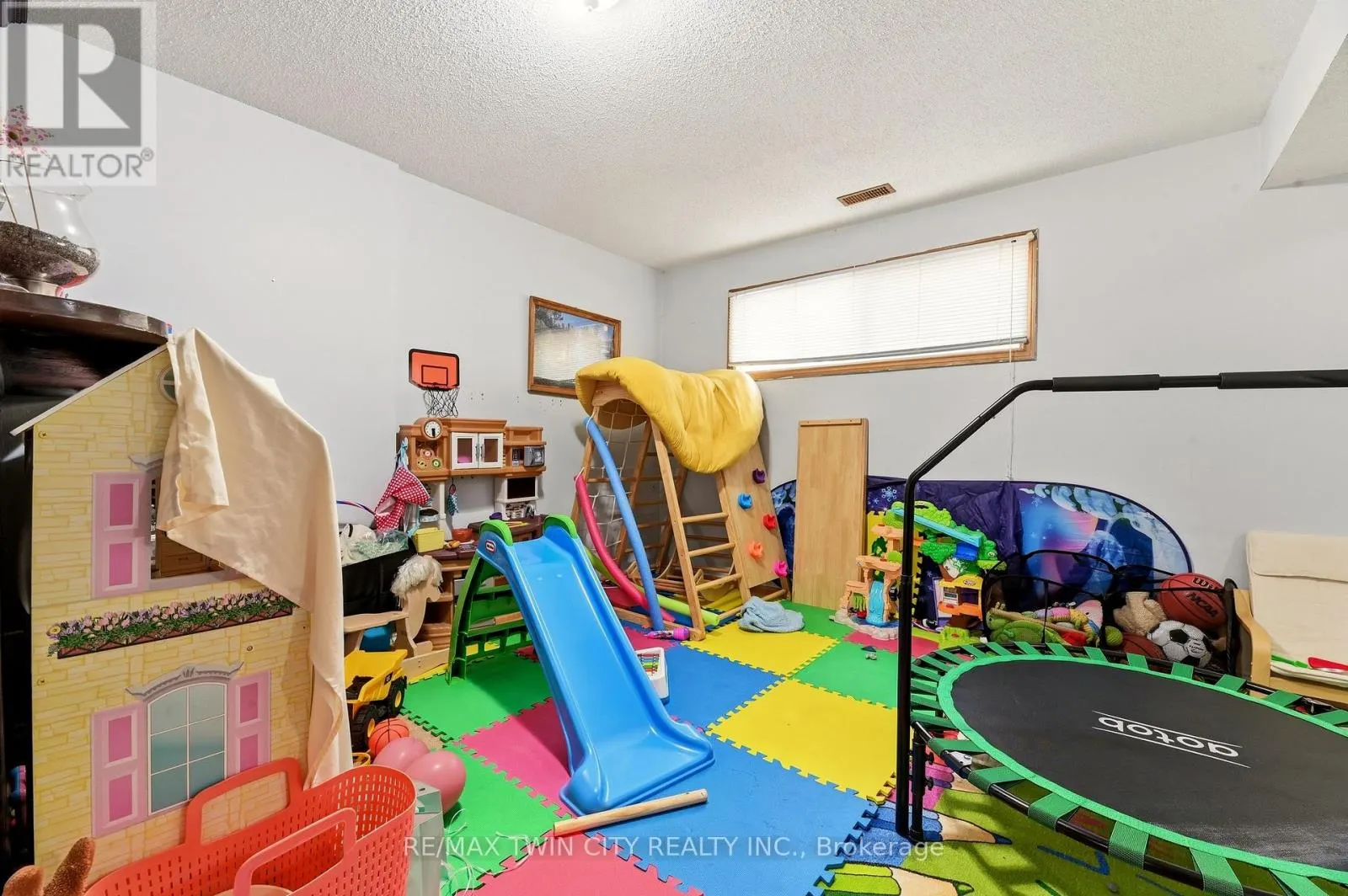82 BEAVER CRESCENT