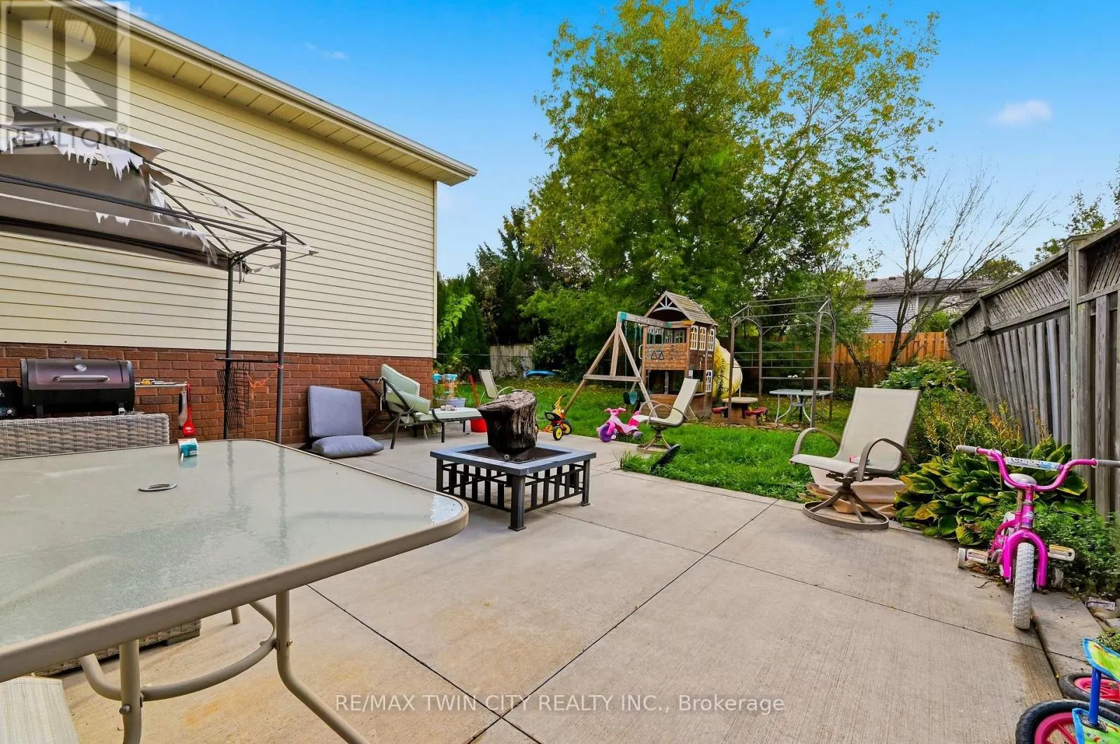 82 BEAVER CRESCENT
