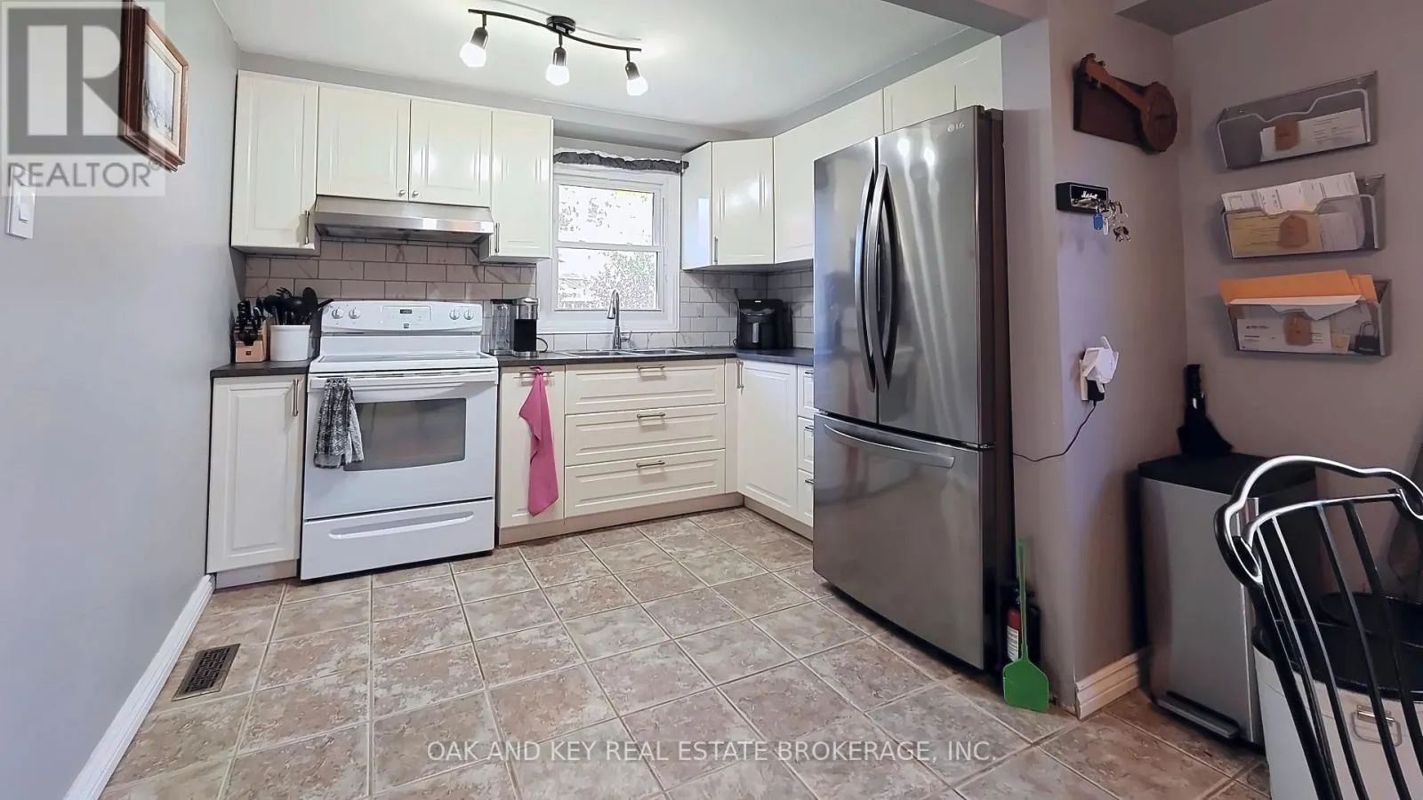 25 TIMBERLANE CRESCENT