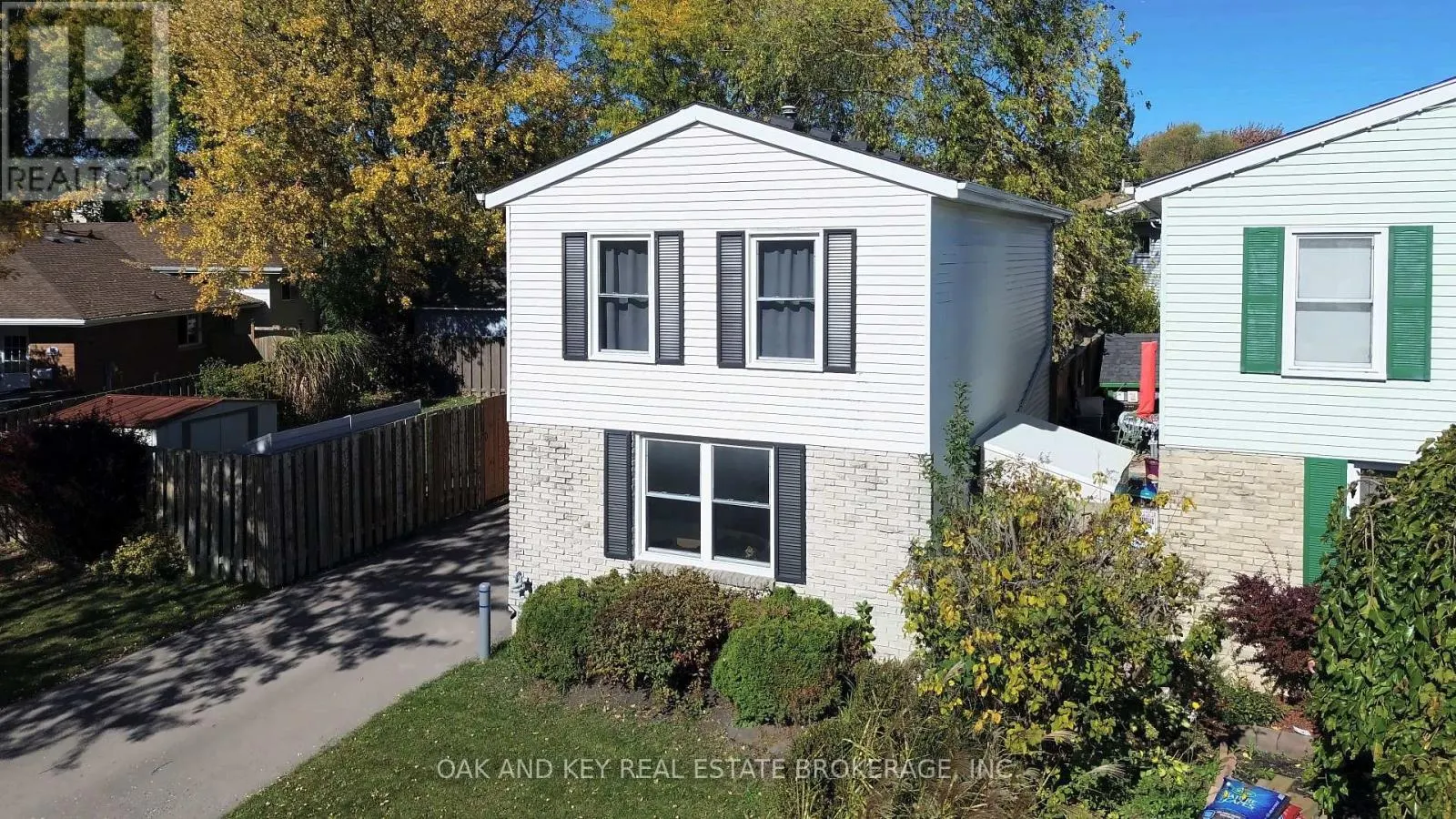 25 TIMBERLANE CRESCENT