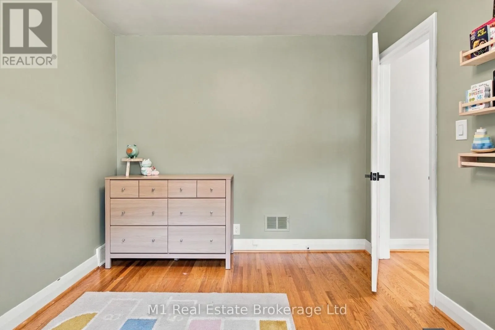 327 METCALFE STREET