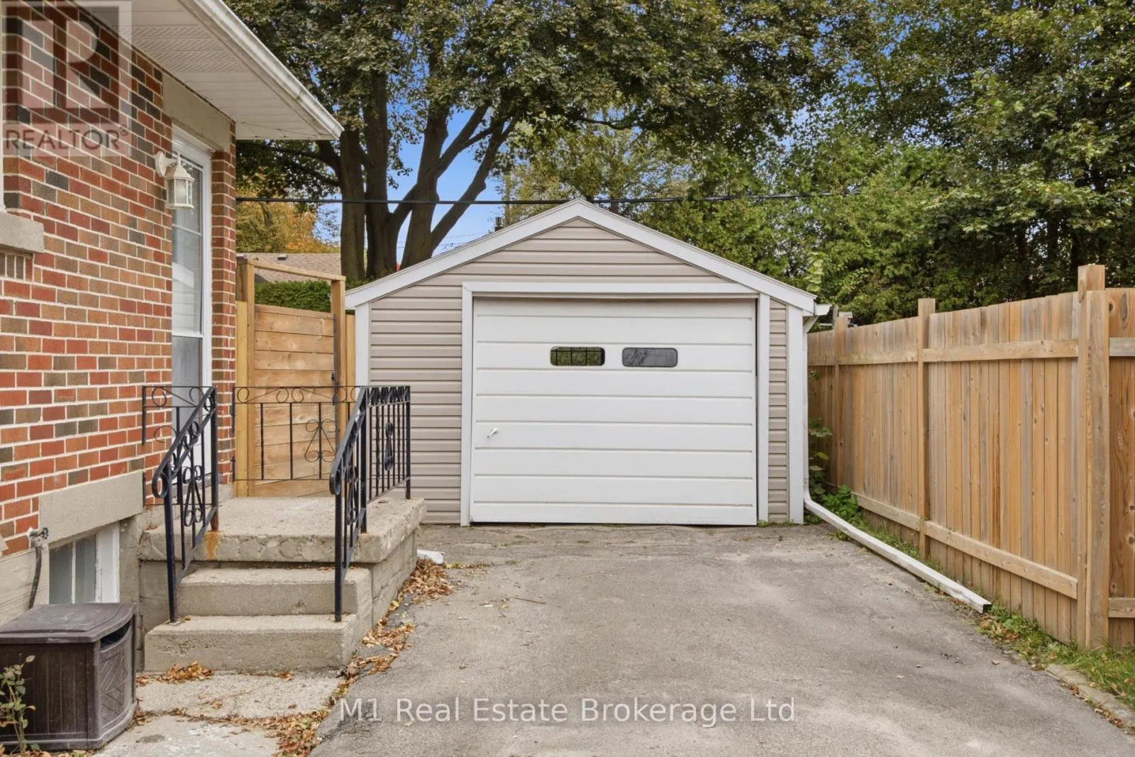 327 METCALFE STREET