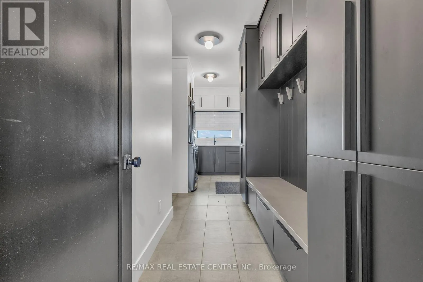 920 THOMAS PEDDER COURT
