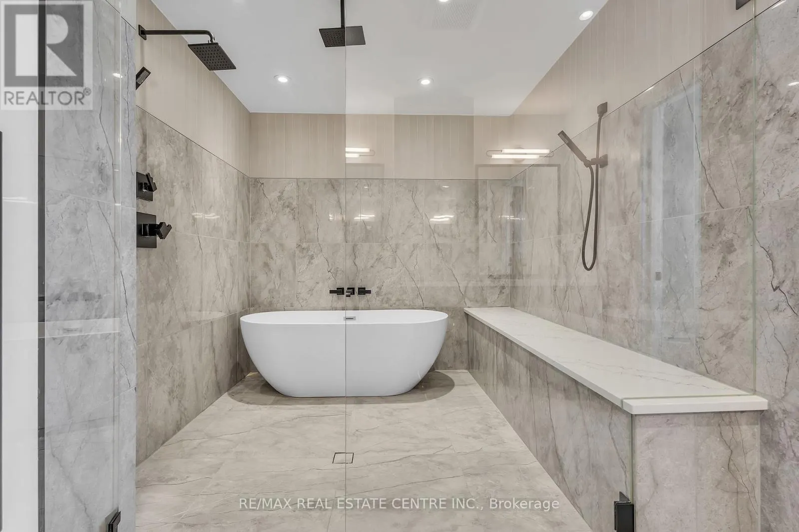 920 THOMAS PEDDER COURT