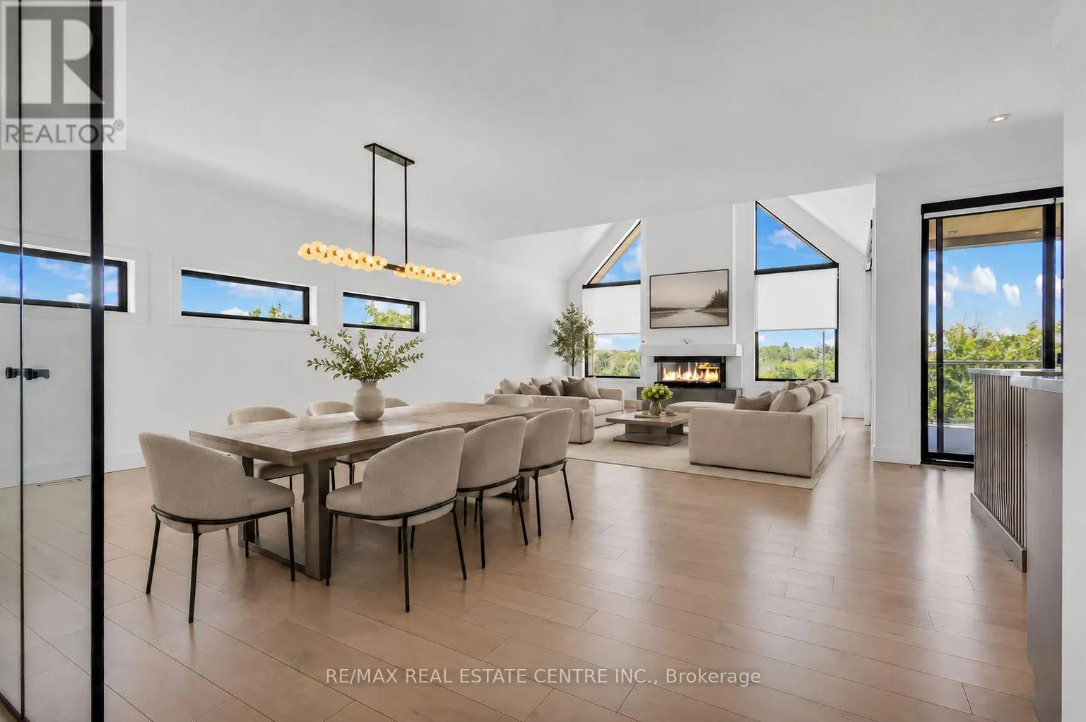 920 THOMAS PEDDER COURT