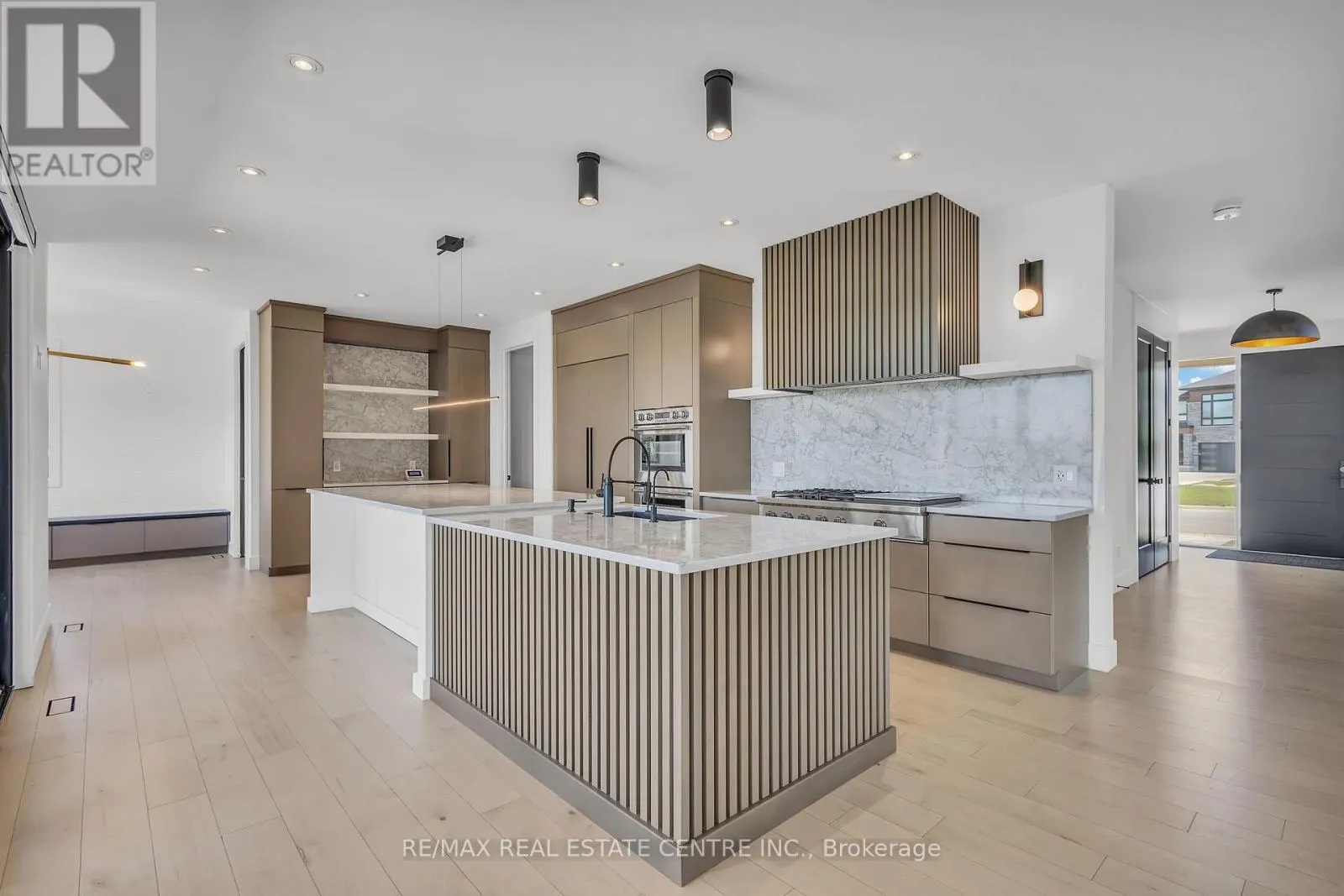 920 THOMAS PEDDER COURT