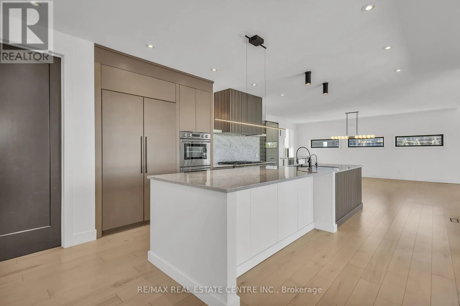 920 THOMAS PEDDER COURT