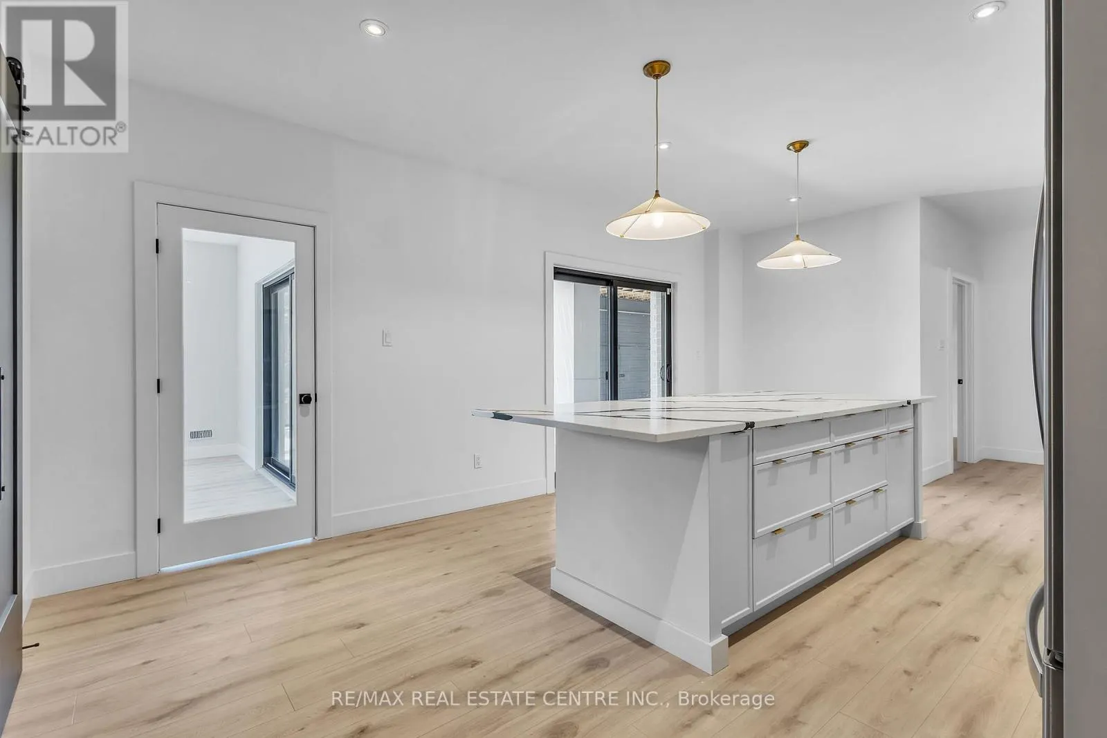 920 THOMAS PEDDER COURT