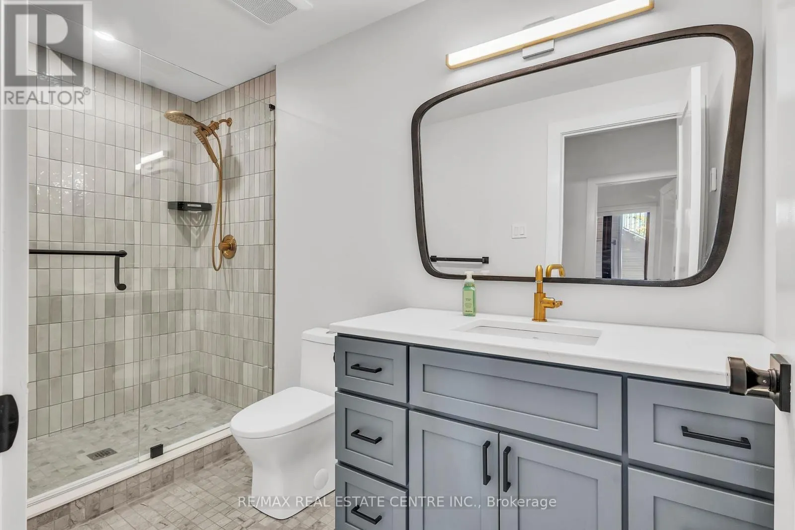 920 THOMAS PEDDER COURT