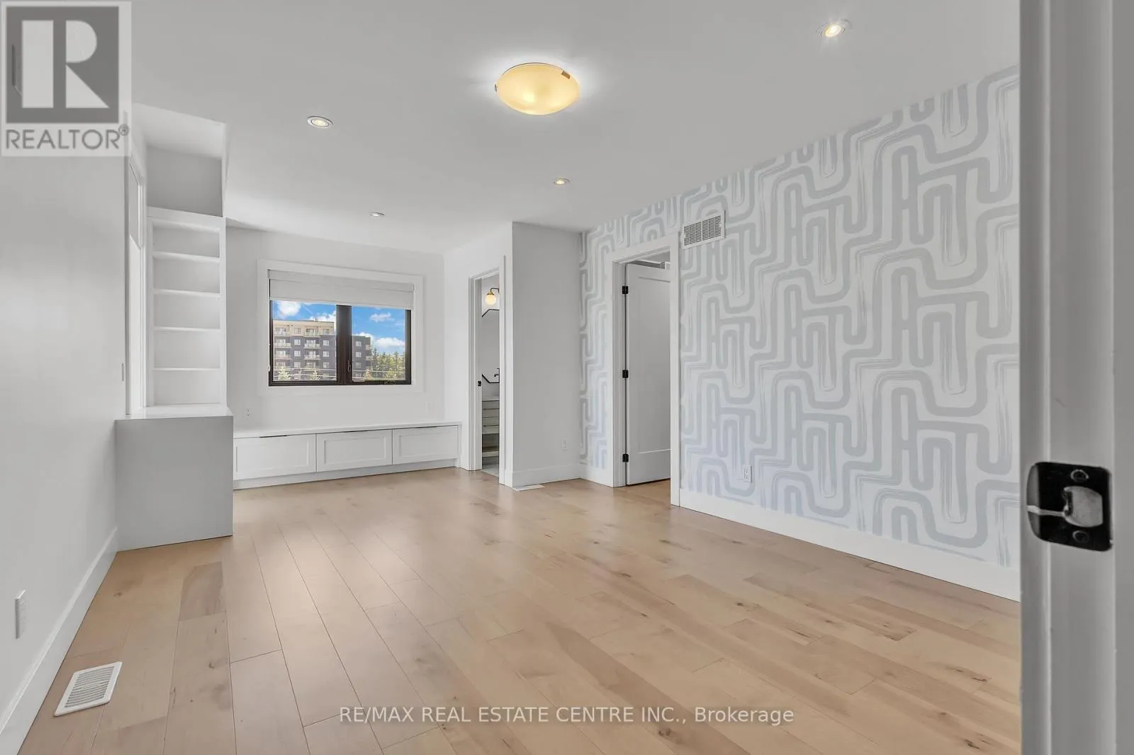 920 THOMAS PEDDER COURT