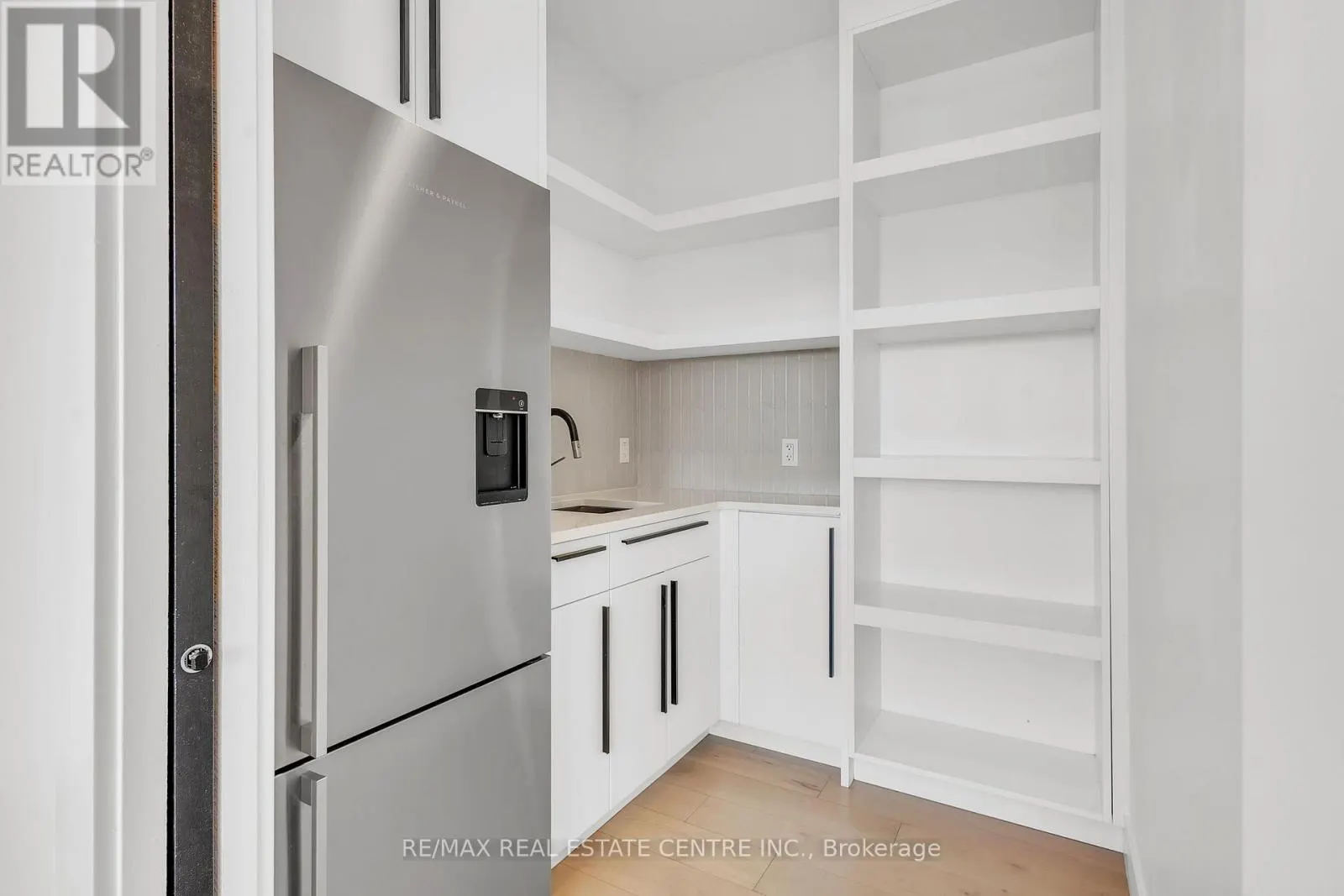 920 THOMAS PEDDER COURT
