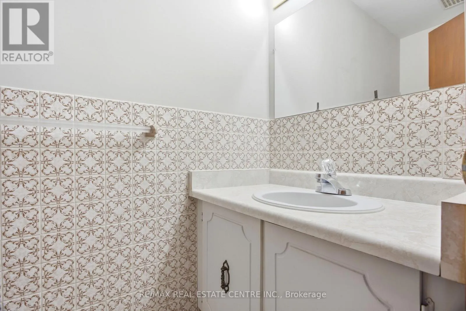 39 SEBAS COURT