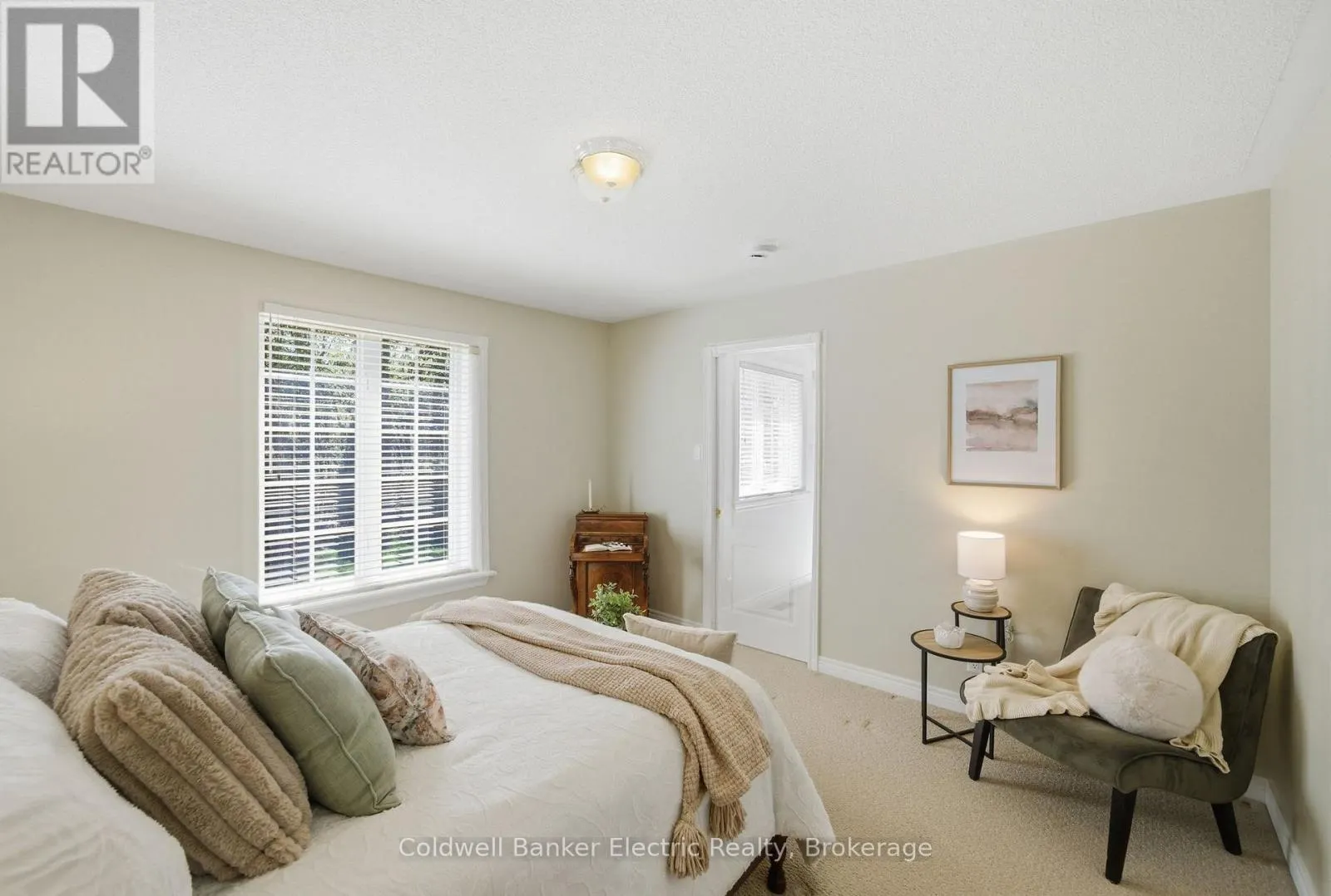 40 - 300 FRANMOR DRIVE #40
