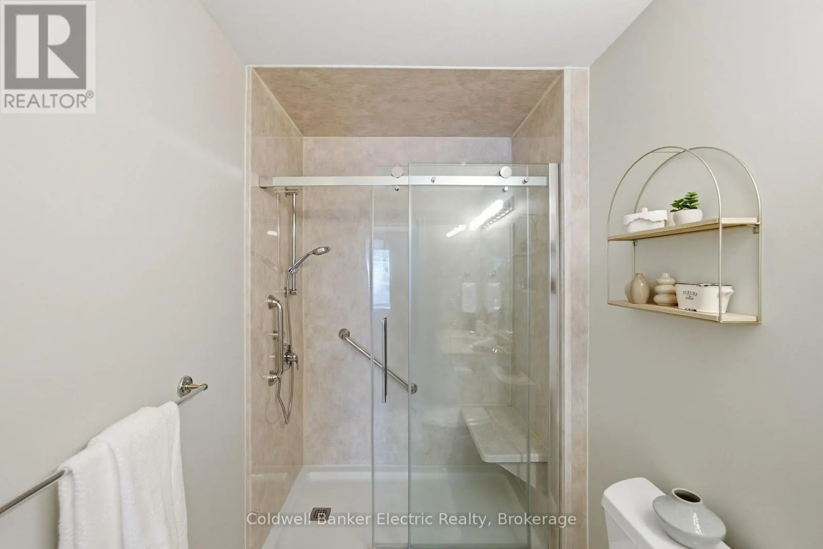 40 - 300 FRANMOR DRIVE #40