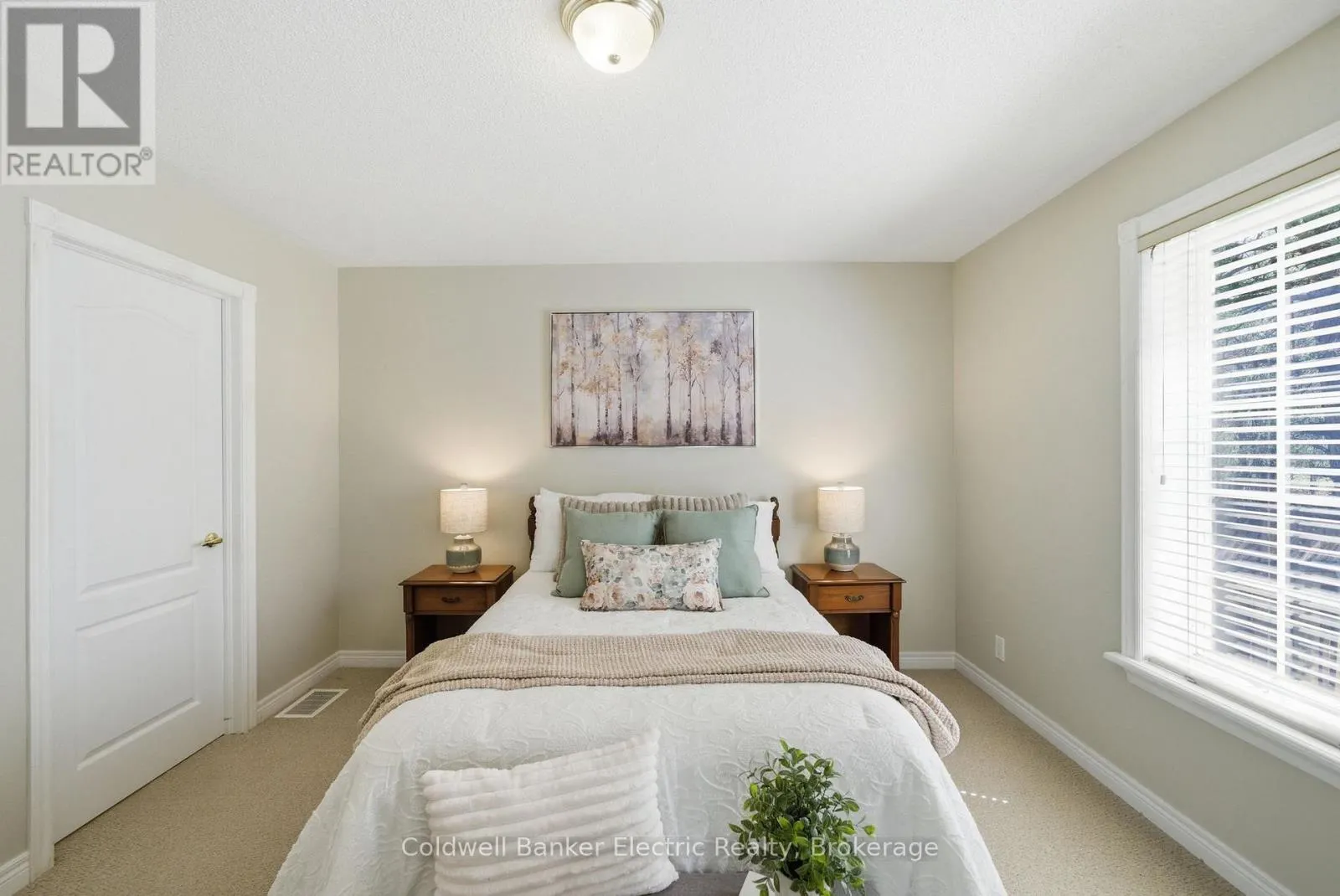 40 - 300 FRANMOR DRIVE #40