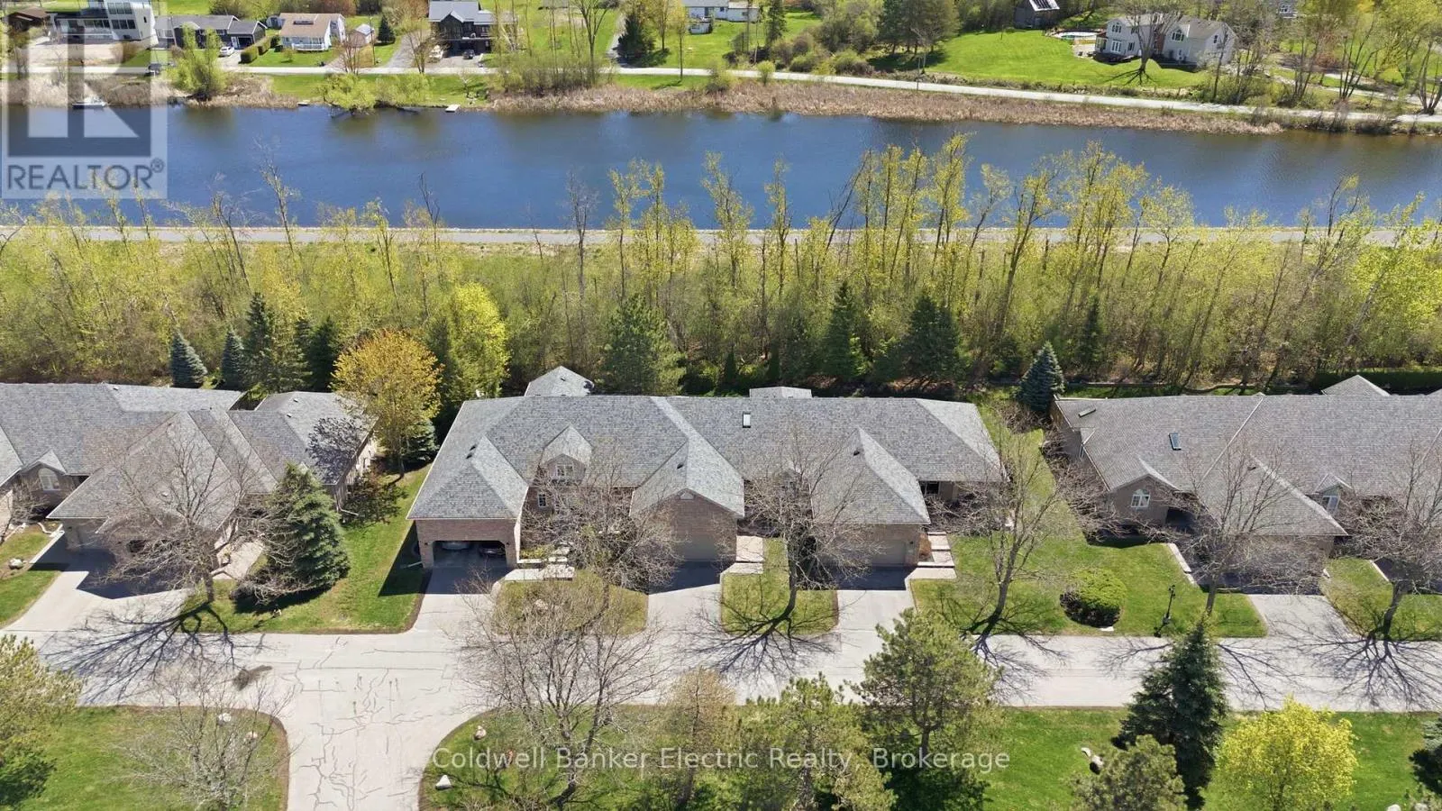 40 - 300 FRANMOR DRIVE #40