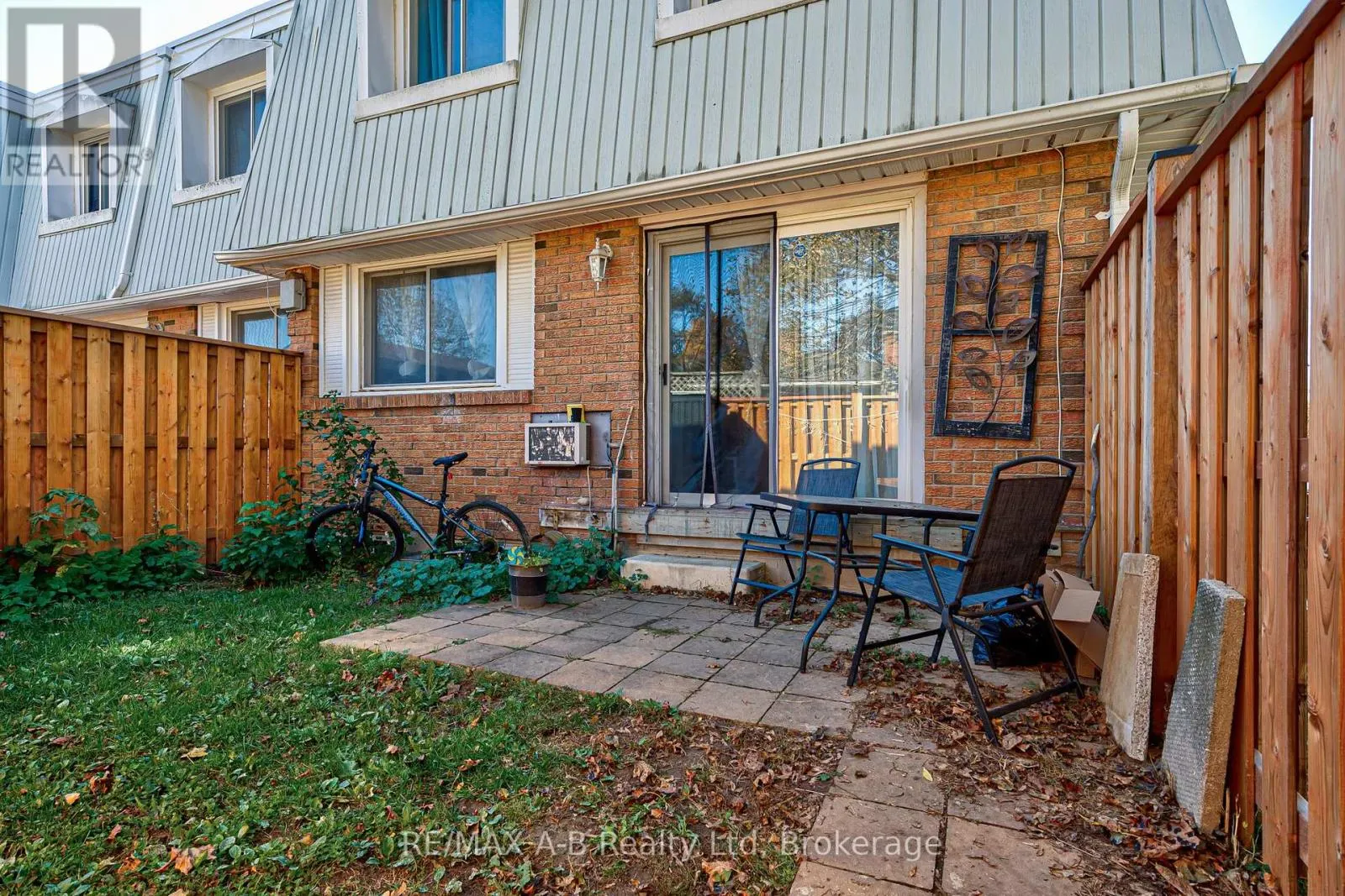 7 - 300 TRAYNOR AVENUE #7
