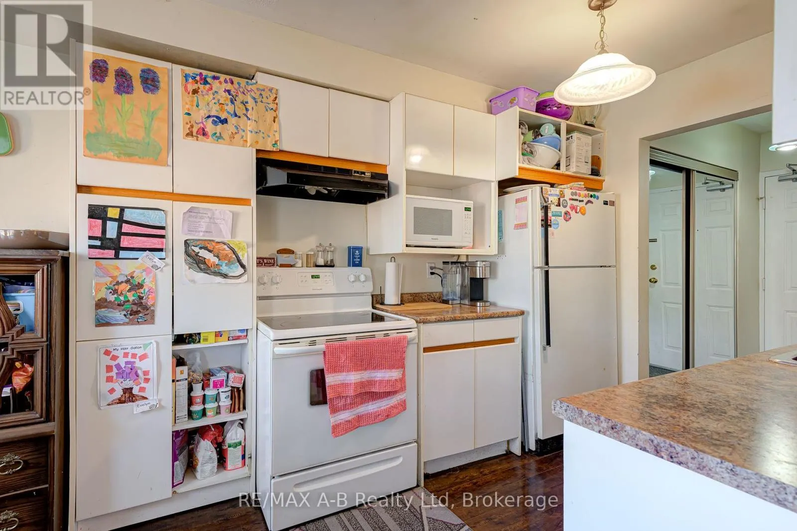 7 - 300 TRAYNOR AVENUE #7