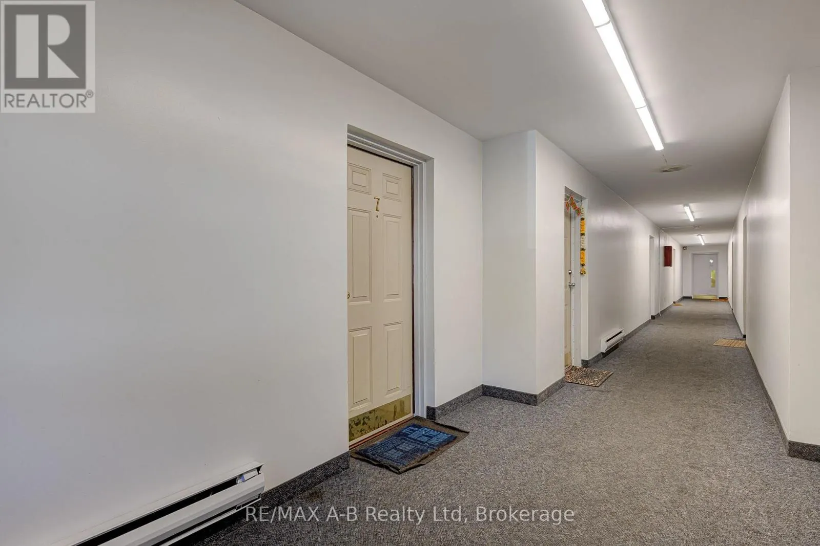 7 - 300 TRAYNOR AVENUE #7