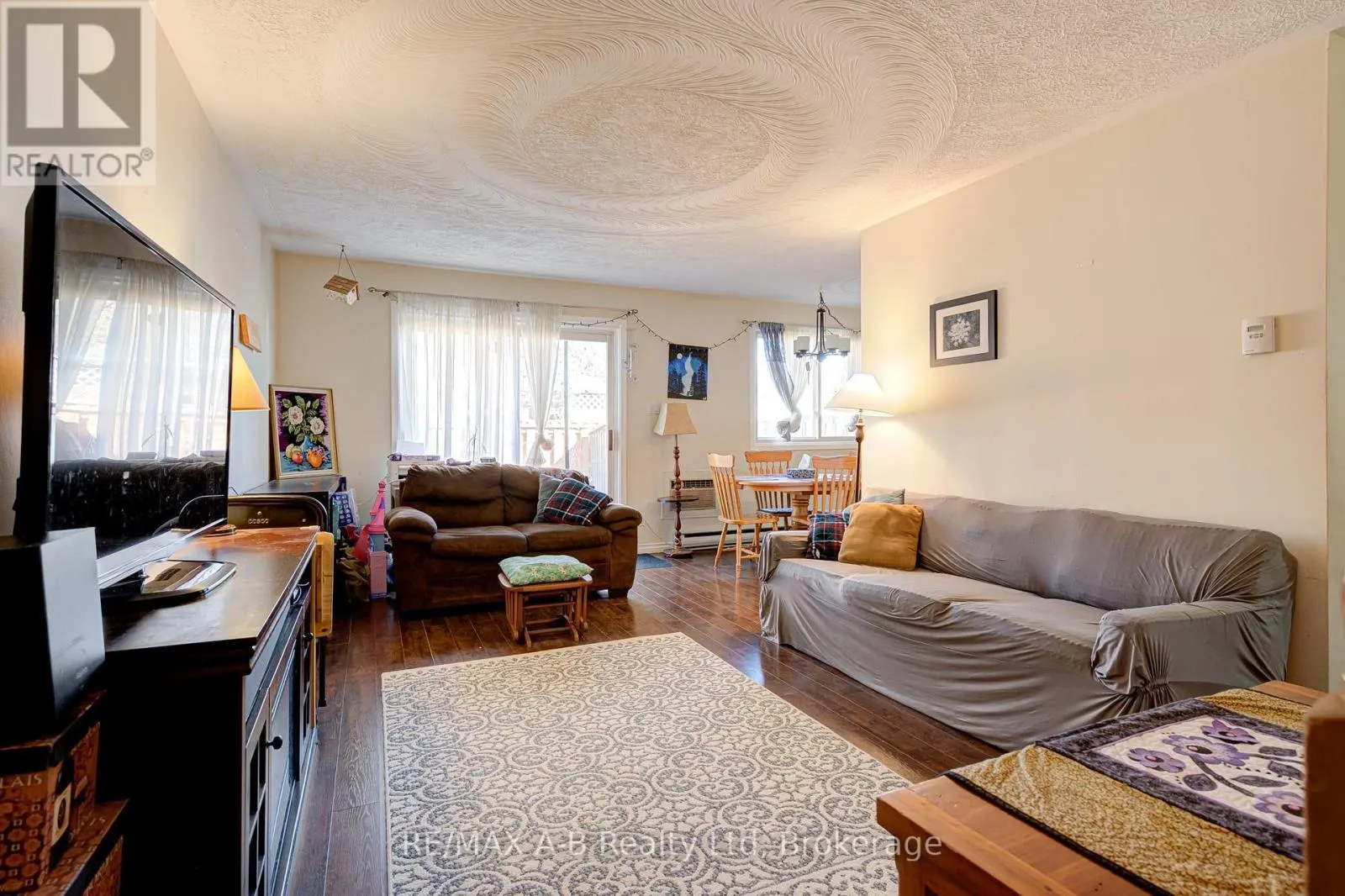 7 - 300 TRAYNOR AVENUE #7