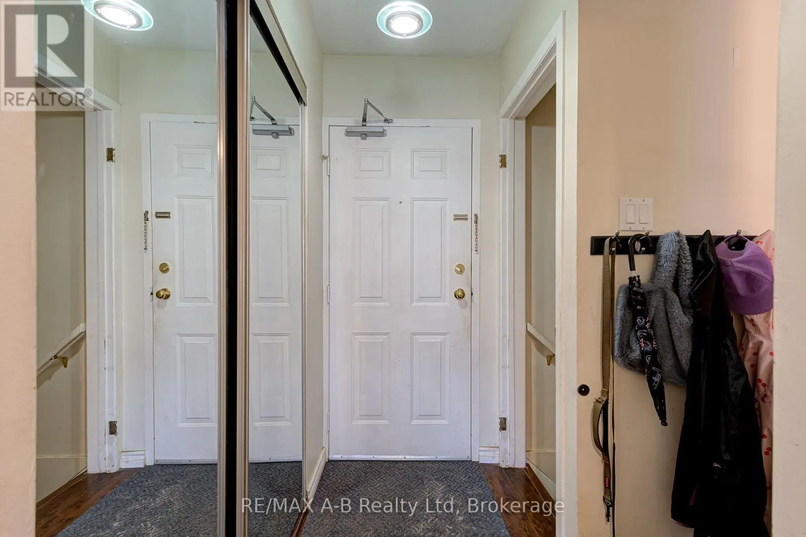 7 - 300 TRAYNOR AVENUE #7
