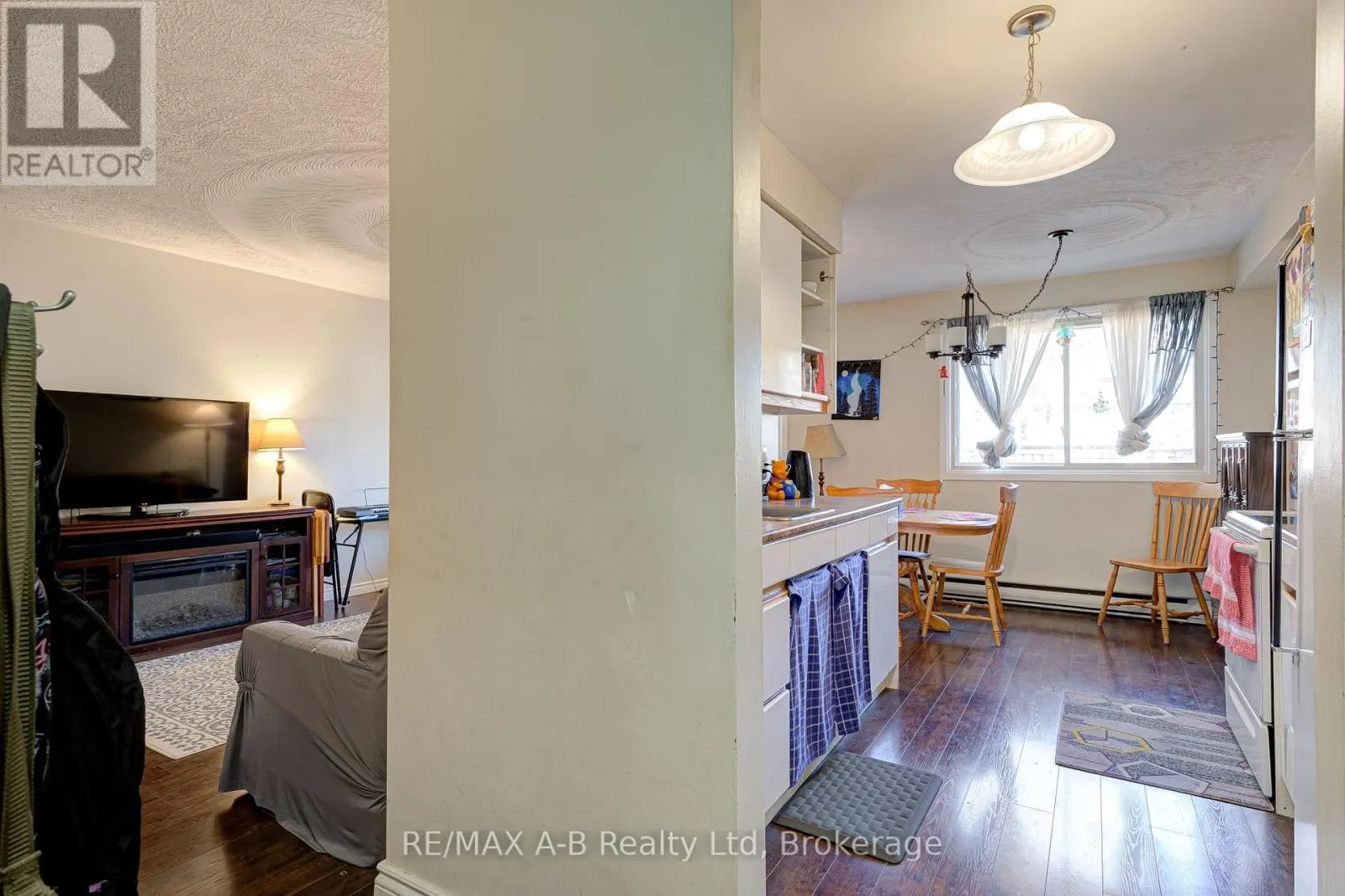 7 - 300 TRAYNOR AVENUE #7