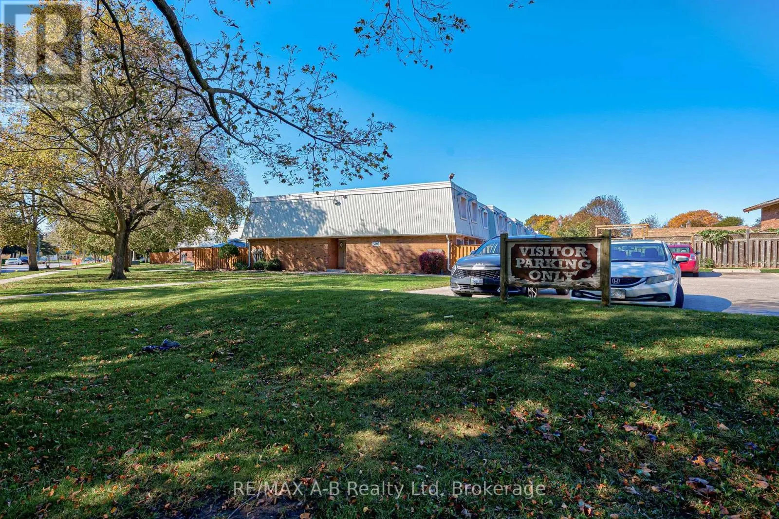 7 - 300 TRAYNOR AVENUE #7