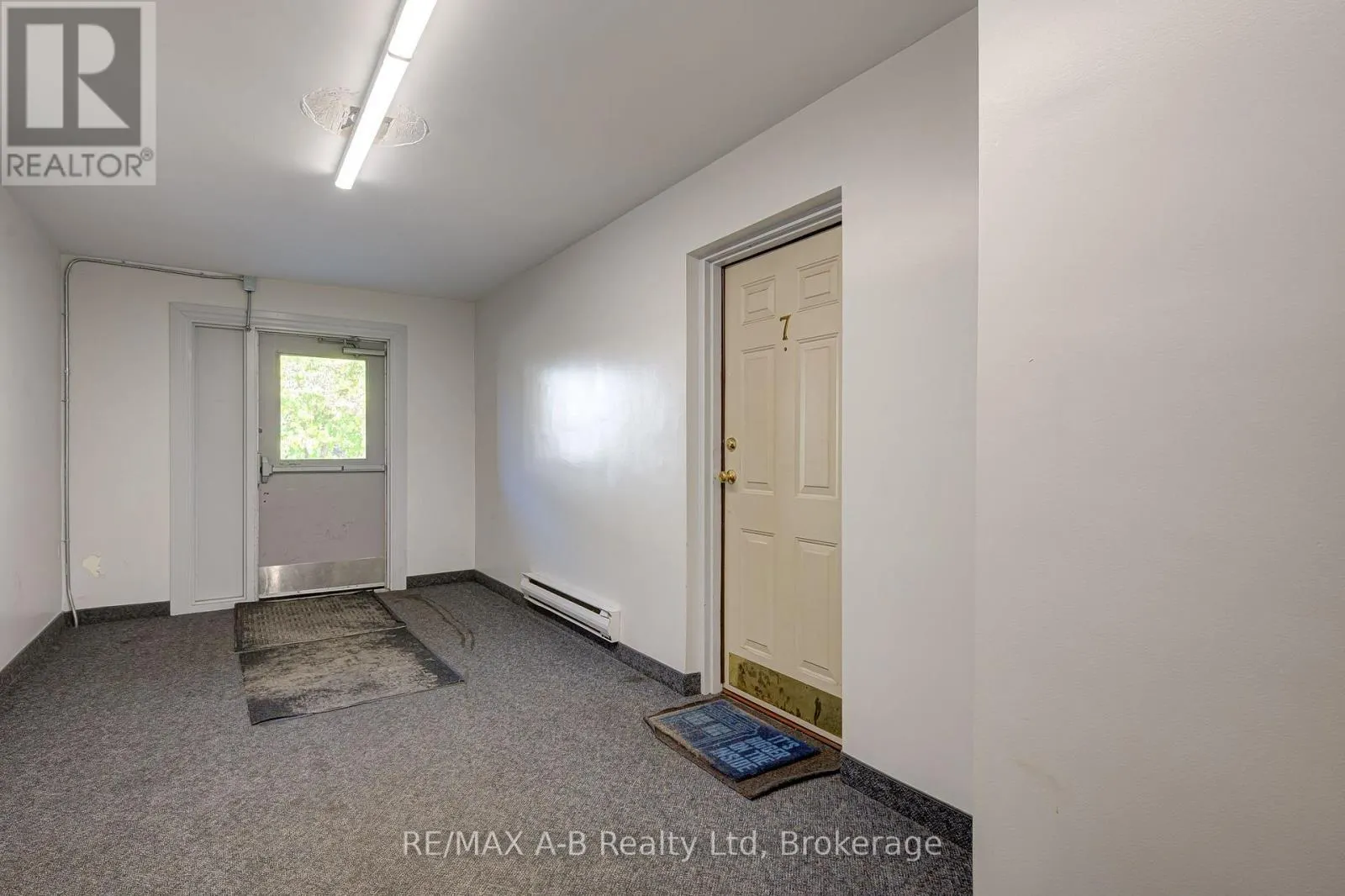 7 - 300 TRAYNOR AVENUE #7