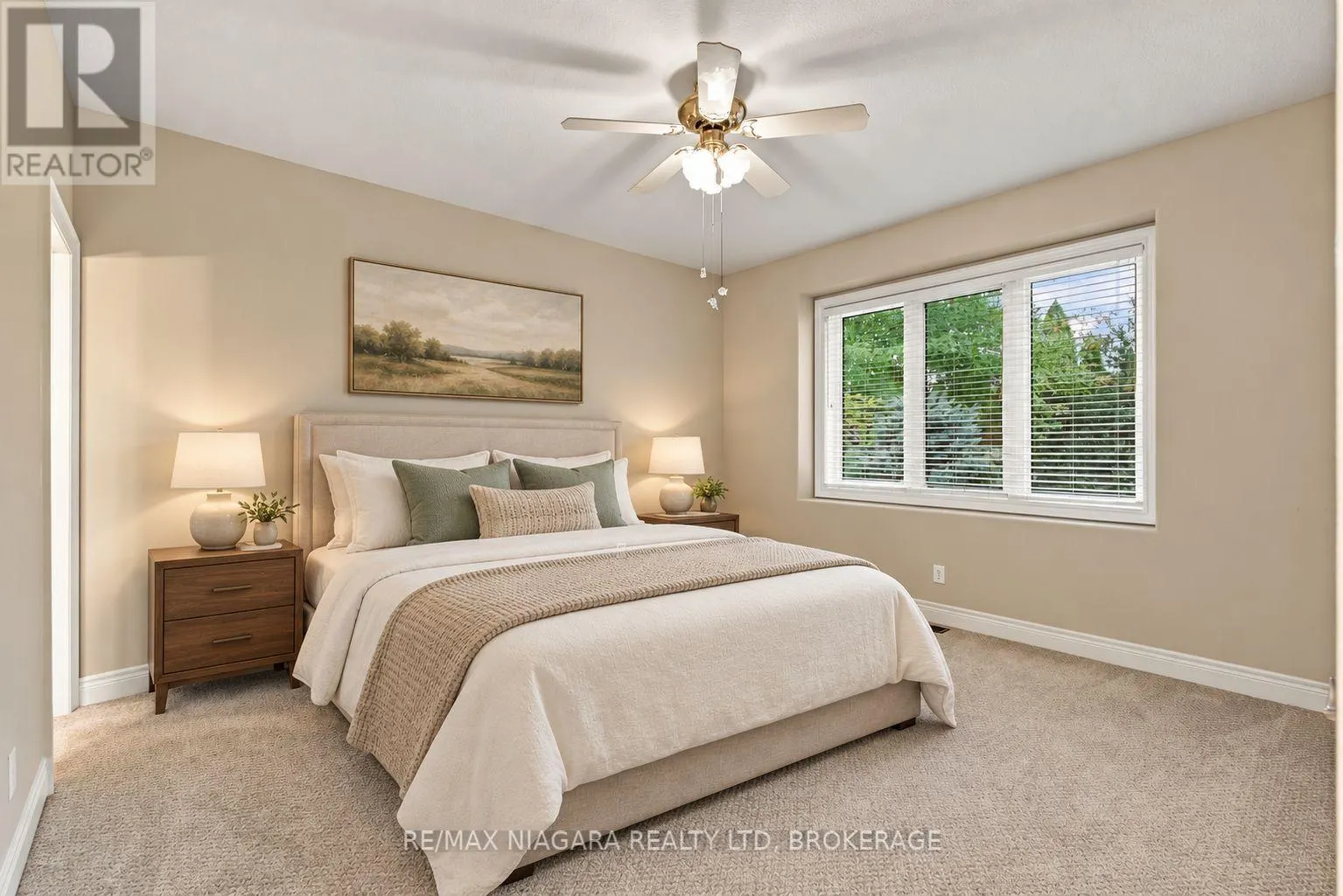 17 - 92 LORETTA DRIVE #17
