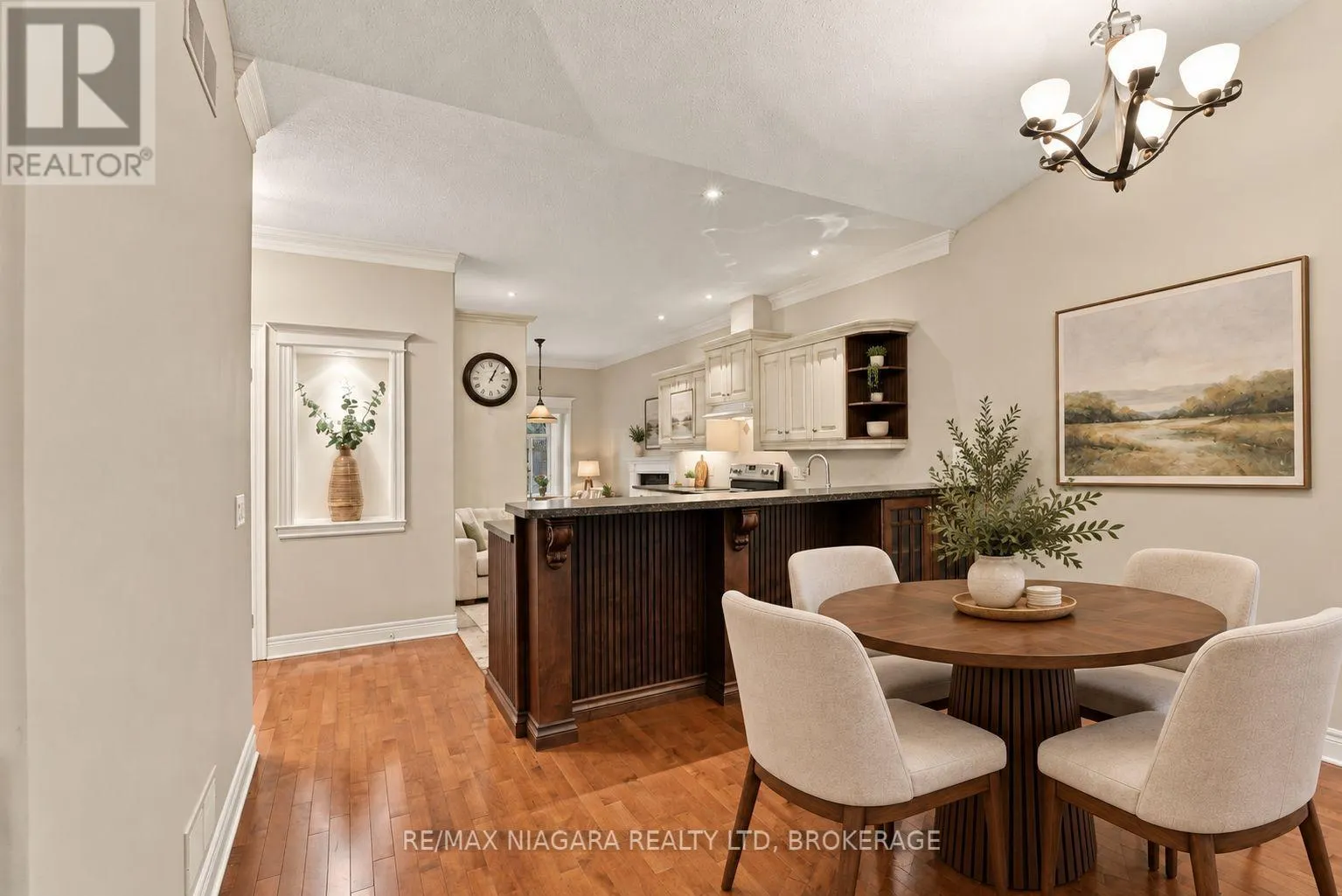17 - 92 LORETTA DRIVE #17