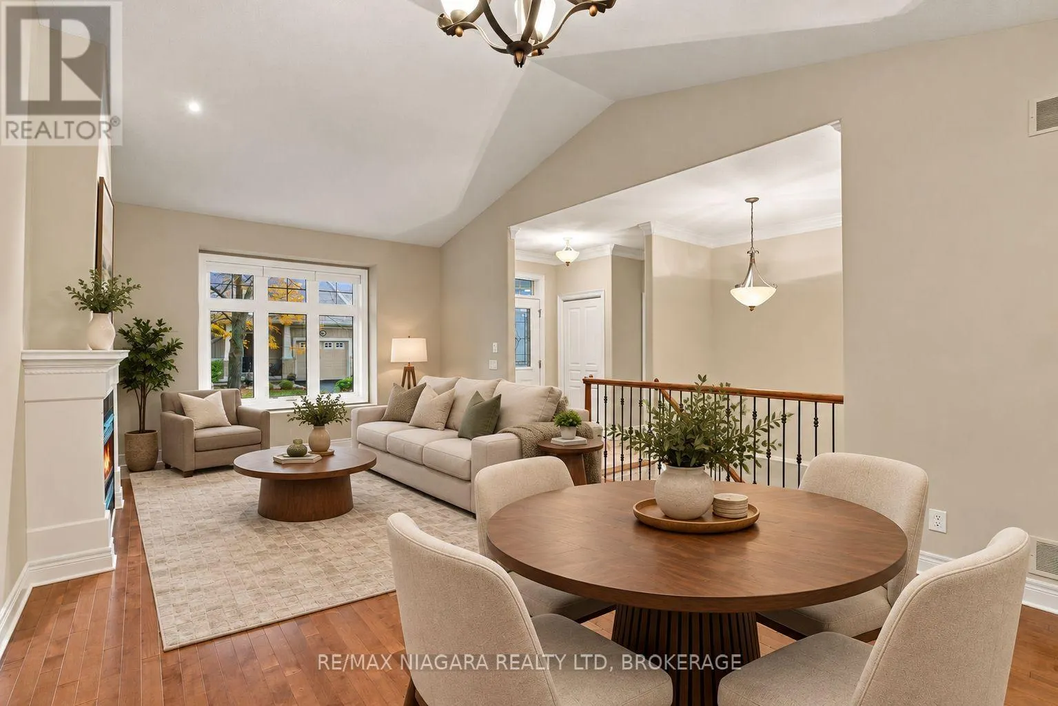 17 - 92 LORETTA DRIVE #17