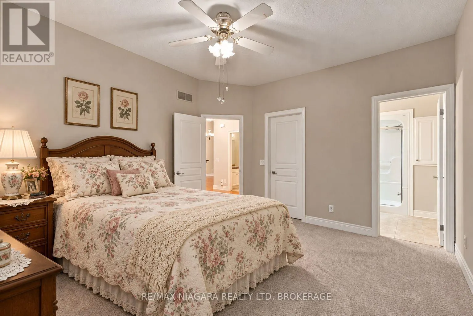 17 - 92 LORETTA DRIVE #17