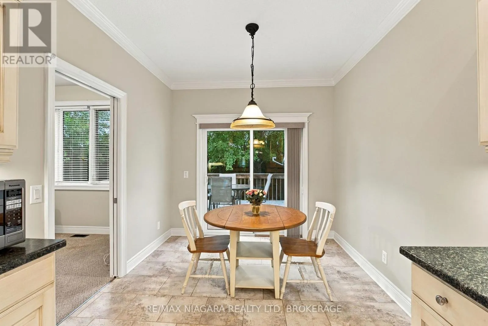 17 - 92 LORETTA DRIVE #17