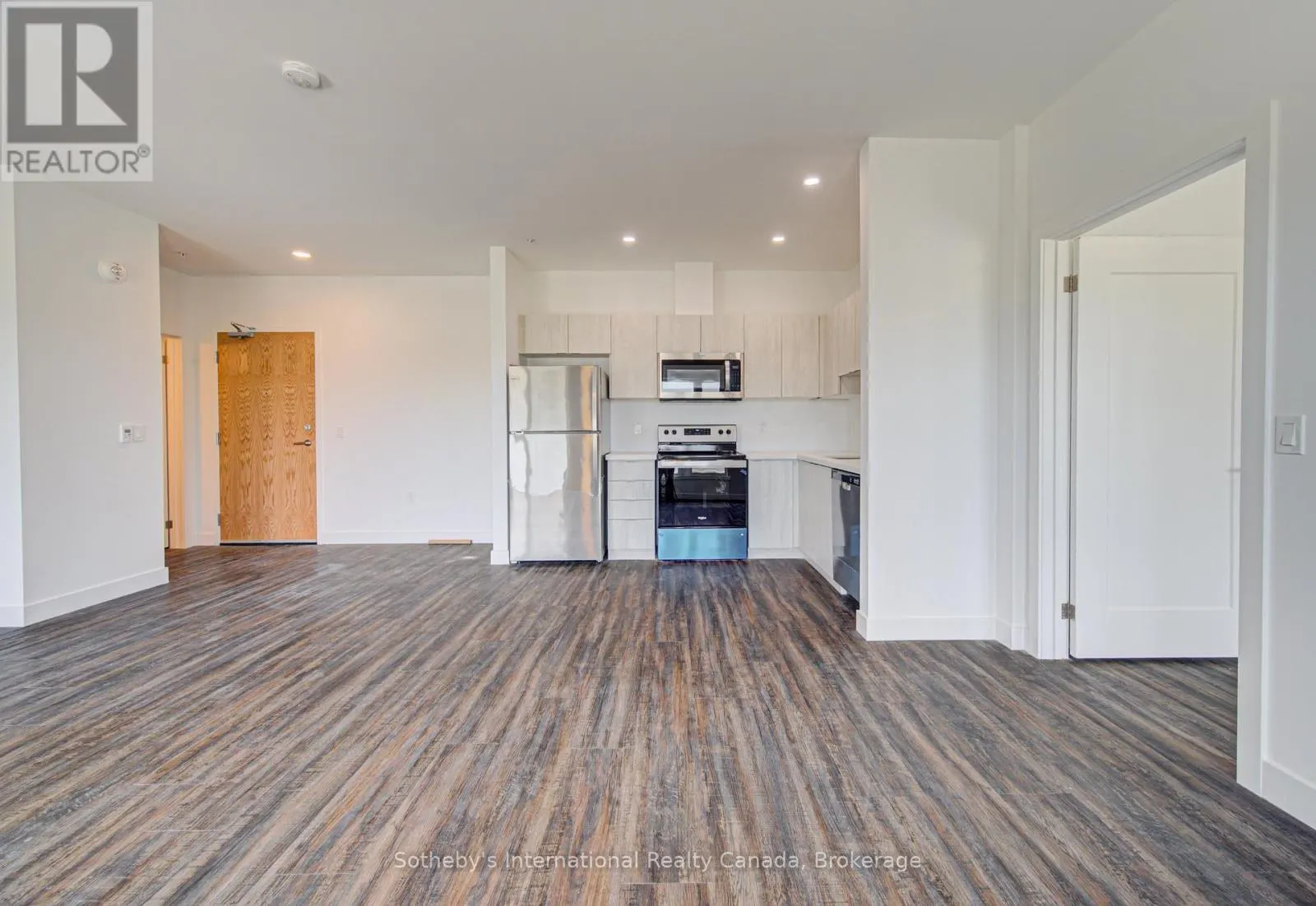 402 - 408 DUNDAS STREET S #402