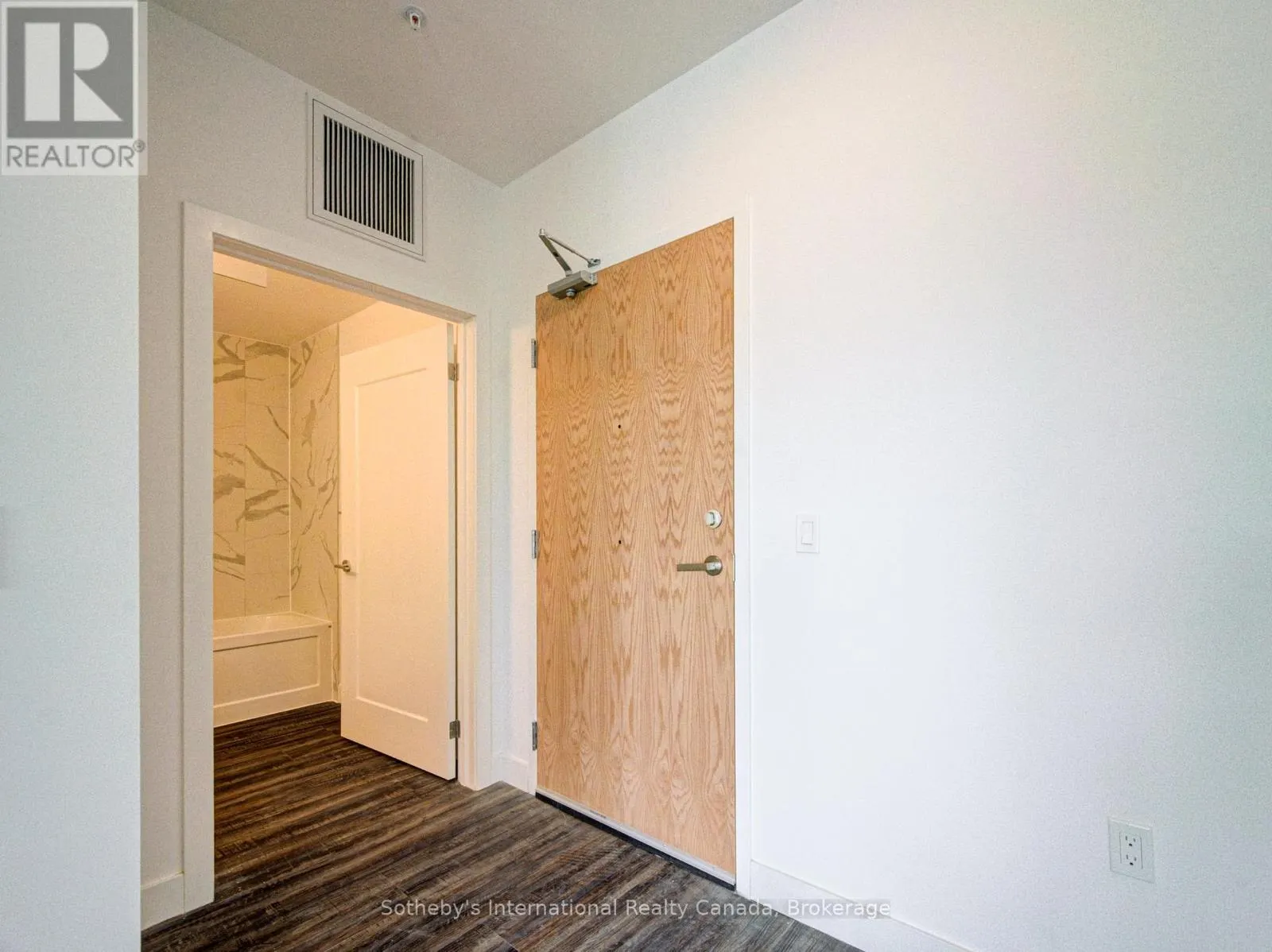 402 - 408 DUNDAS STREET S #402