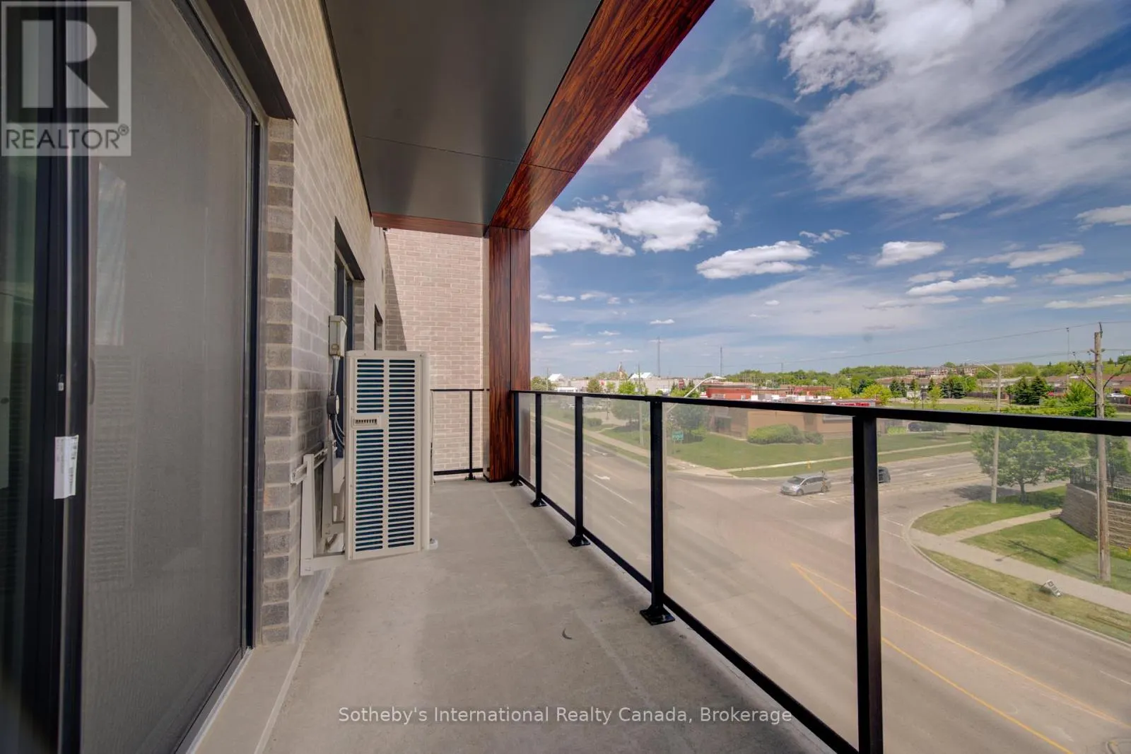 402 - 408 DUNDAS STREET S #402