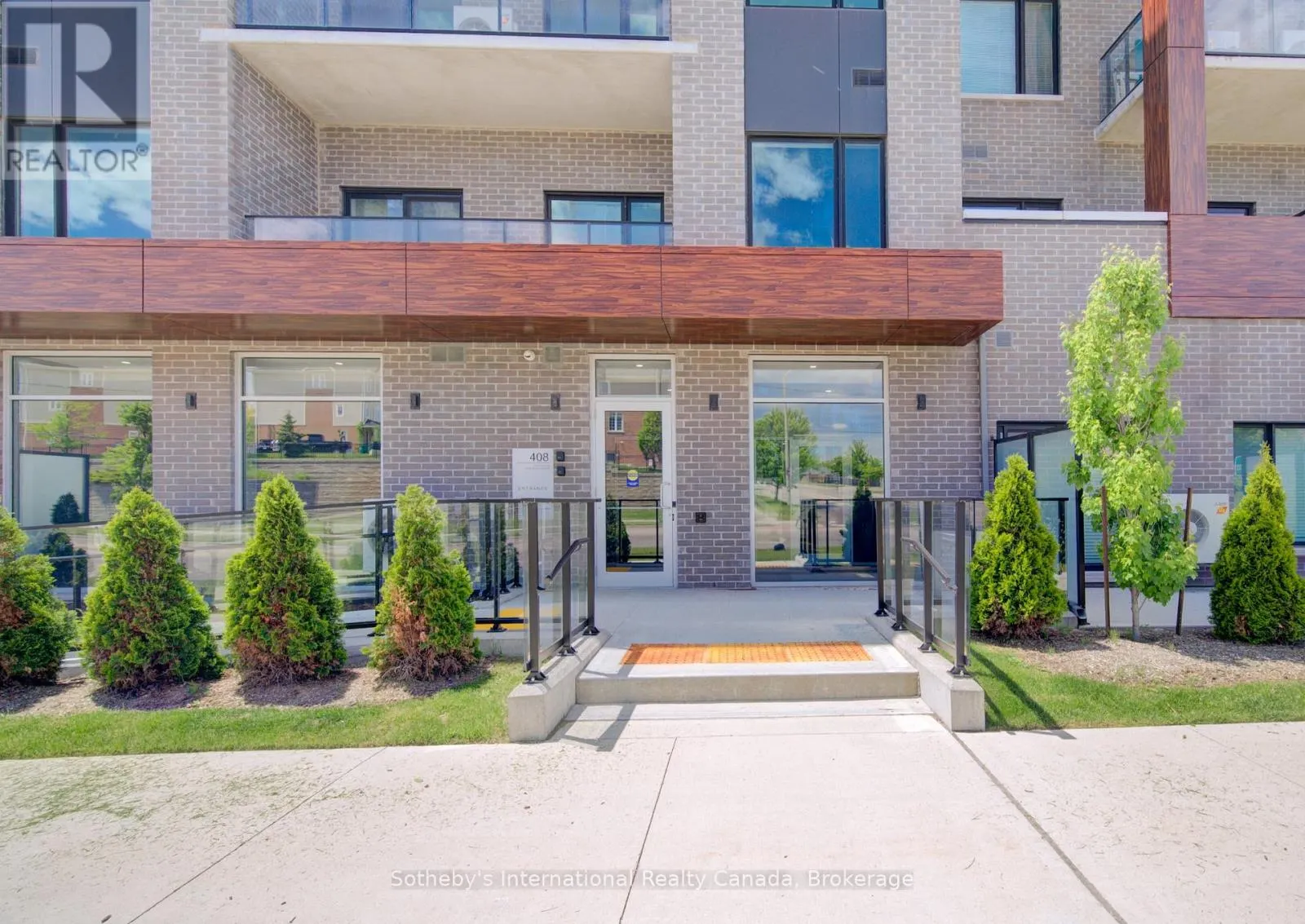 402 - 408 DUNDAS STREET S #402