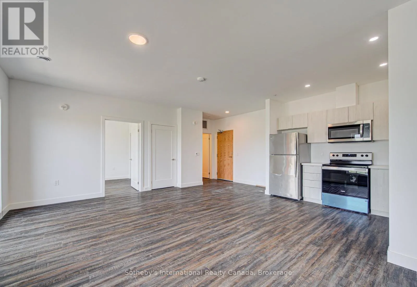 402 - 408 DUNDAS STREET S #402