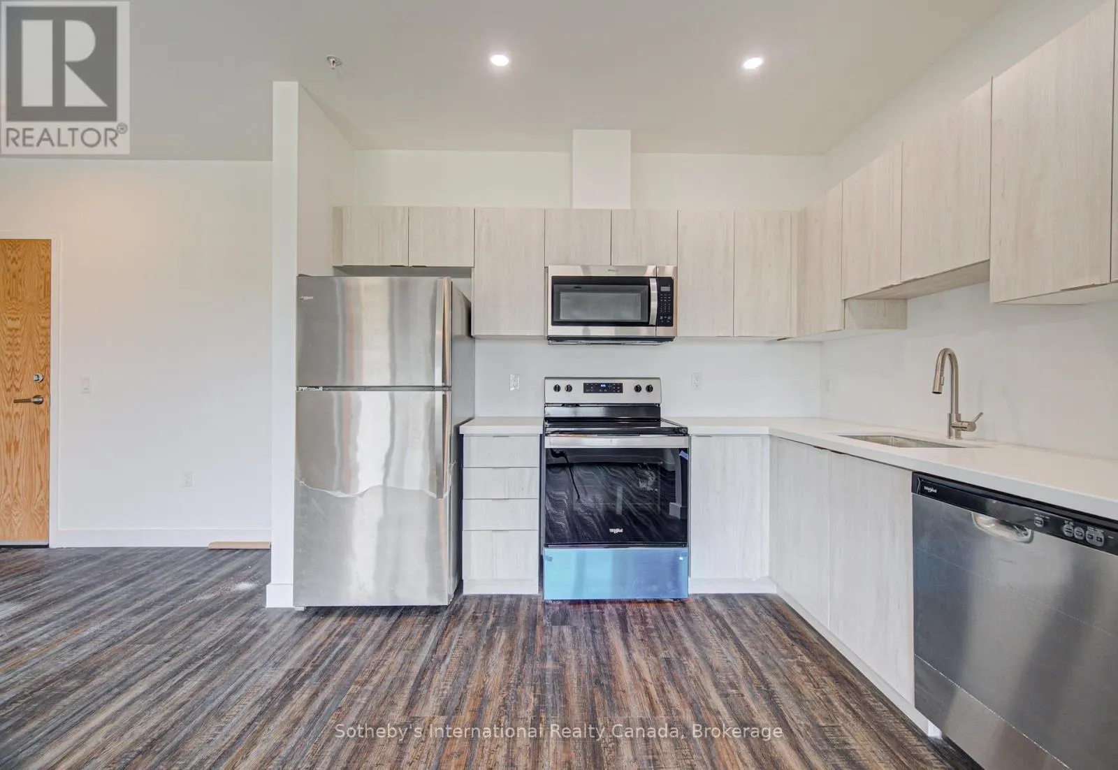 402 - 408 DUNDAS STREET S #402