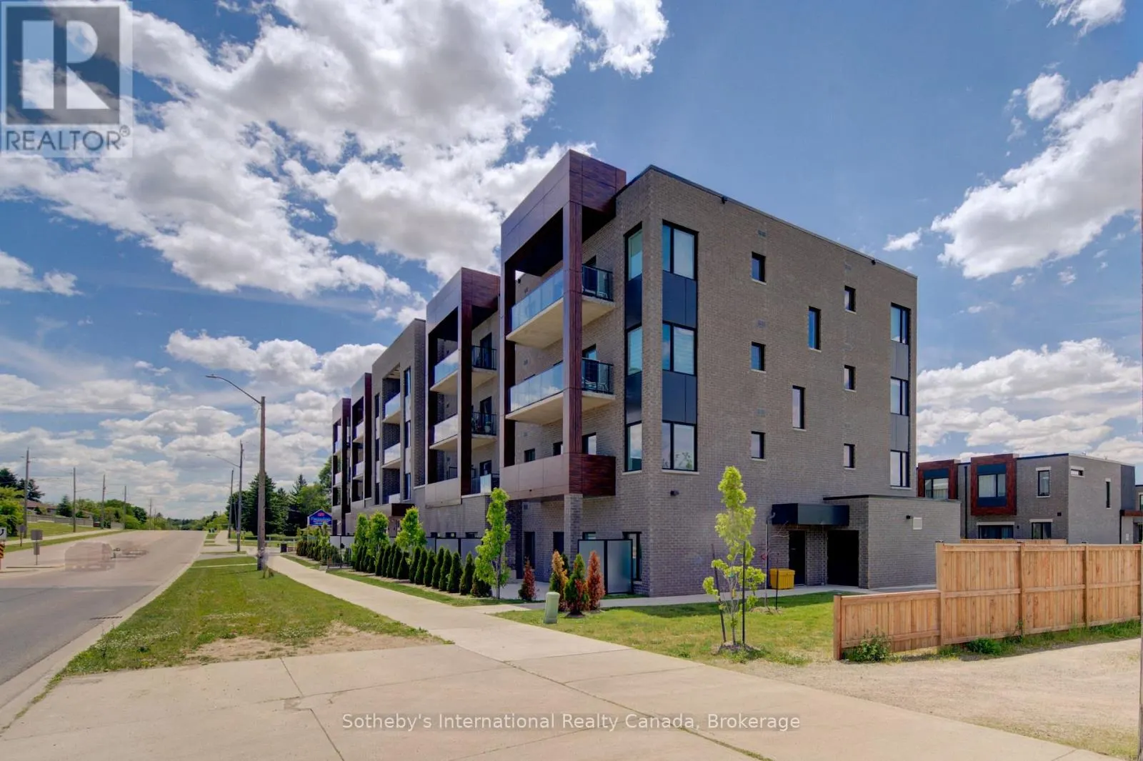 402 - 408 DUNDAS STREET S #402