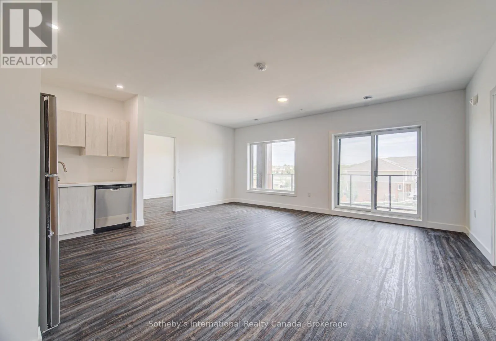 402 - 408 DUNDAS STREET S #402