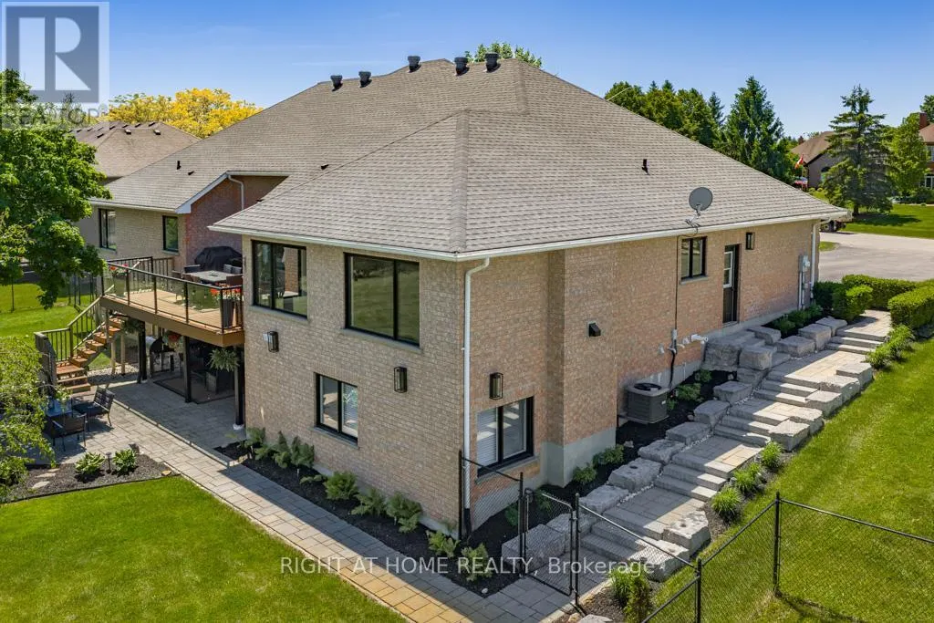 11 SETTLERS COURT