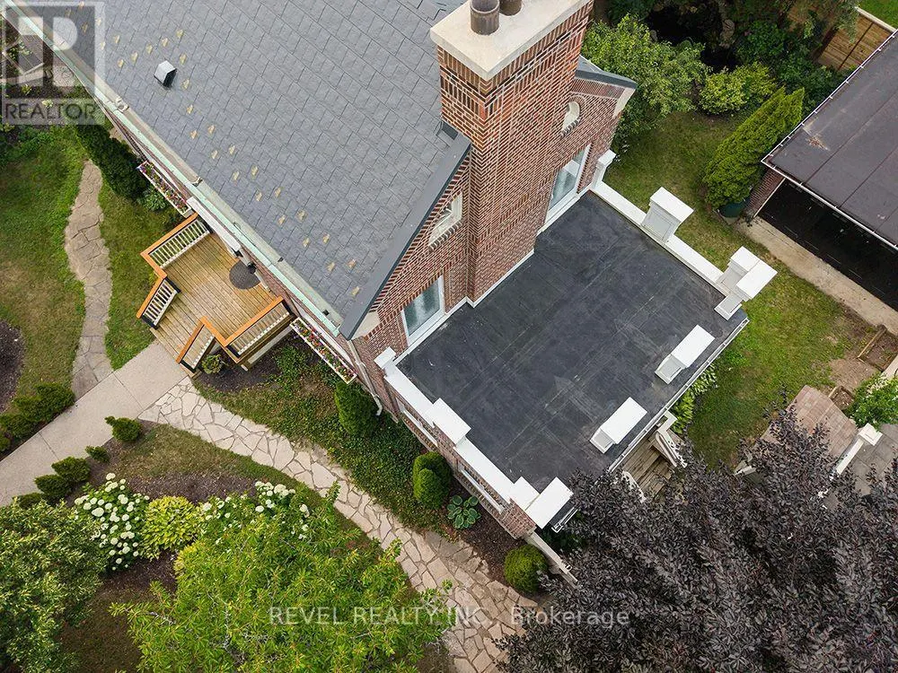 116 DUFFERIN AVENUE