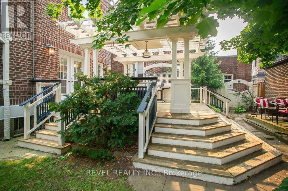 116 DUFFERIN AVENUE