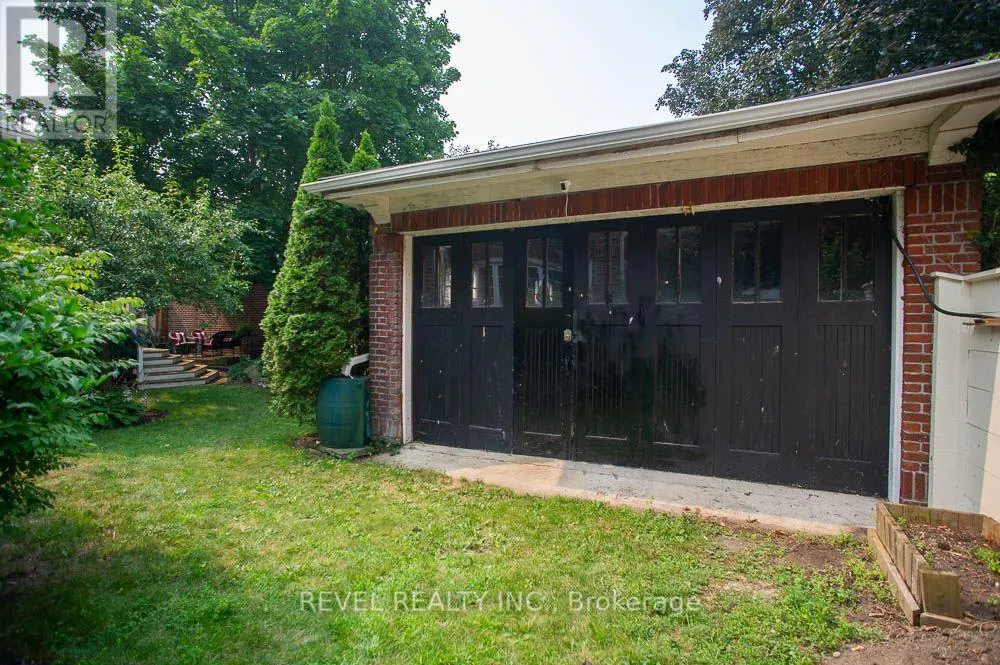 116 DUFFERIN AVENUE