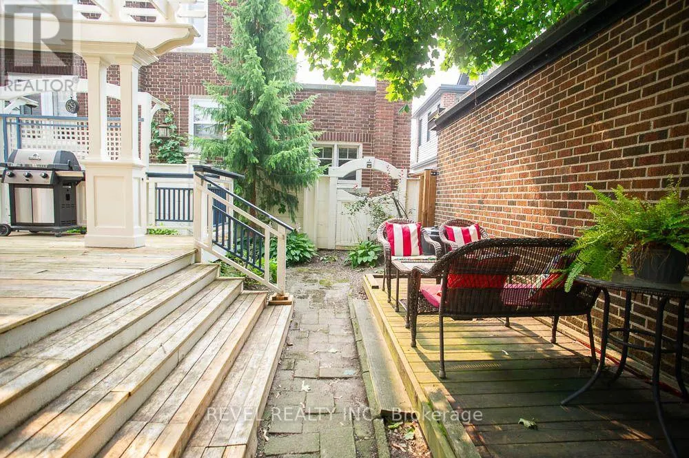 116 DUFFERIN AVENUE