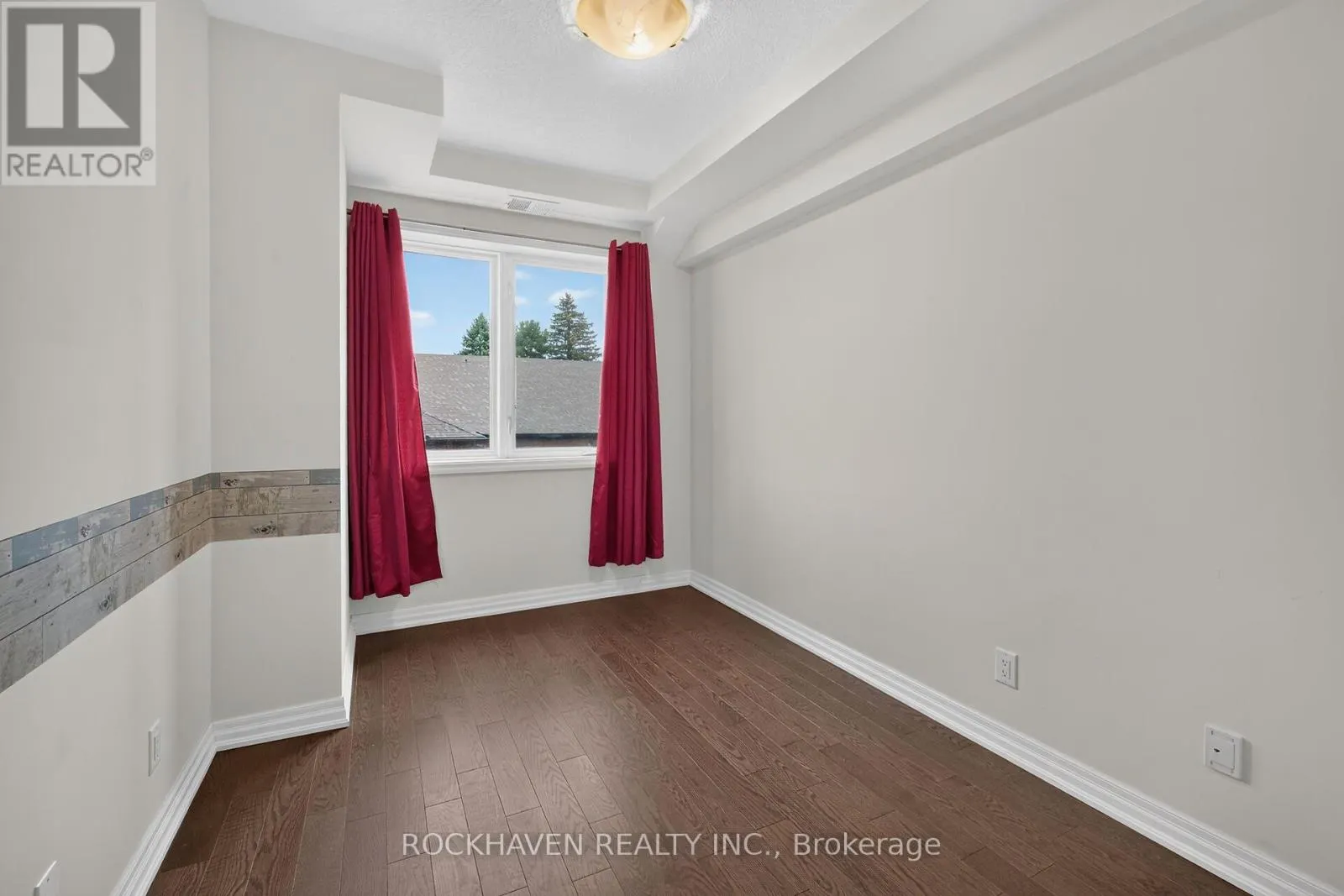 207 - 170 ROCKHAVEN LANE