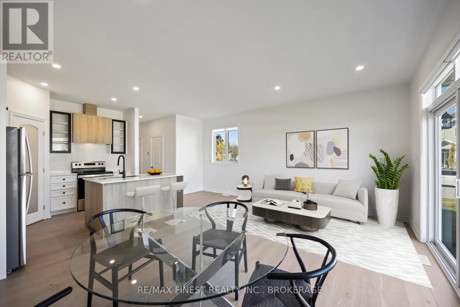 215 HERITAGE PARK DRIVE