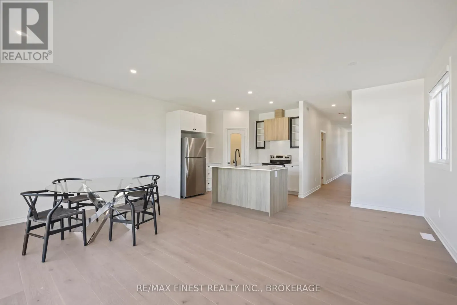 215 HERITAGE PARK DRIVE